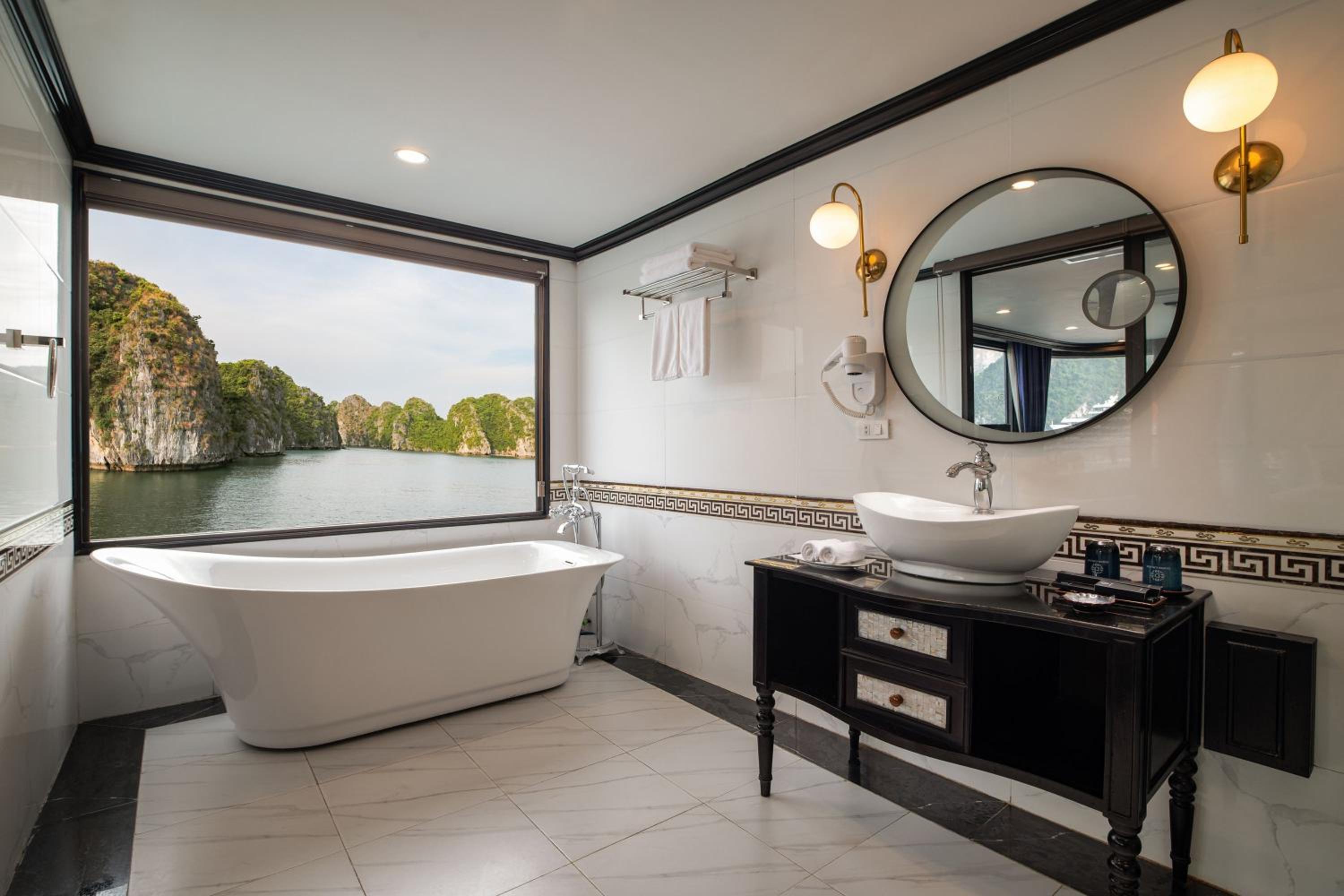 Executive Suite - Photo 31