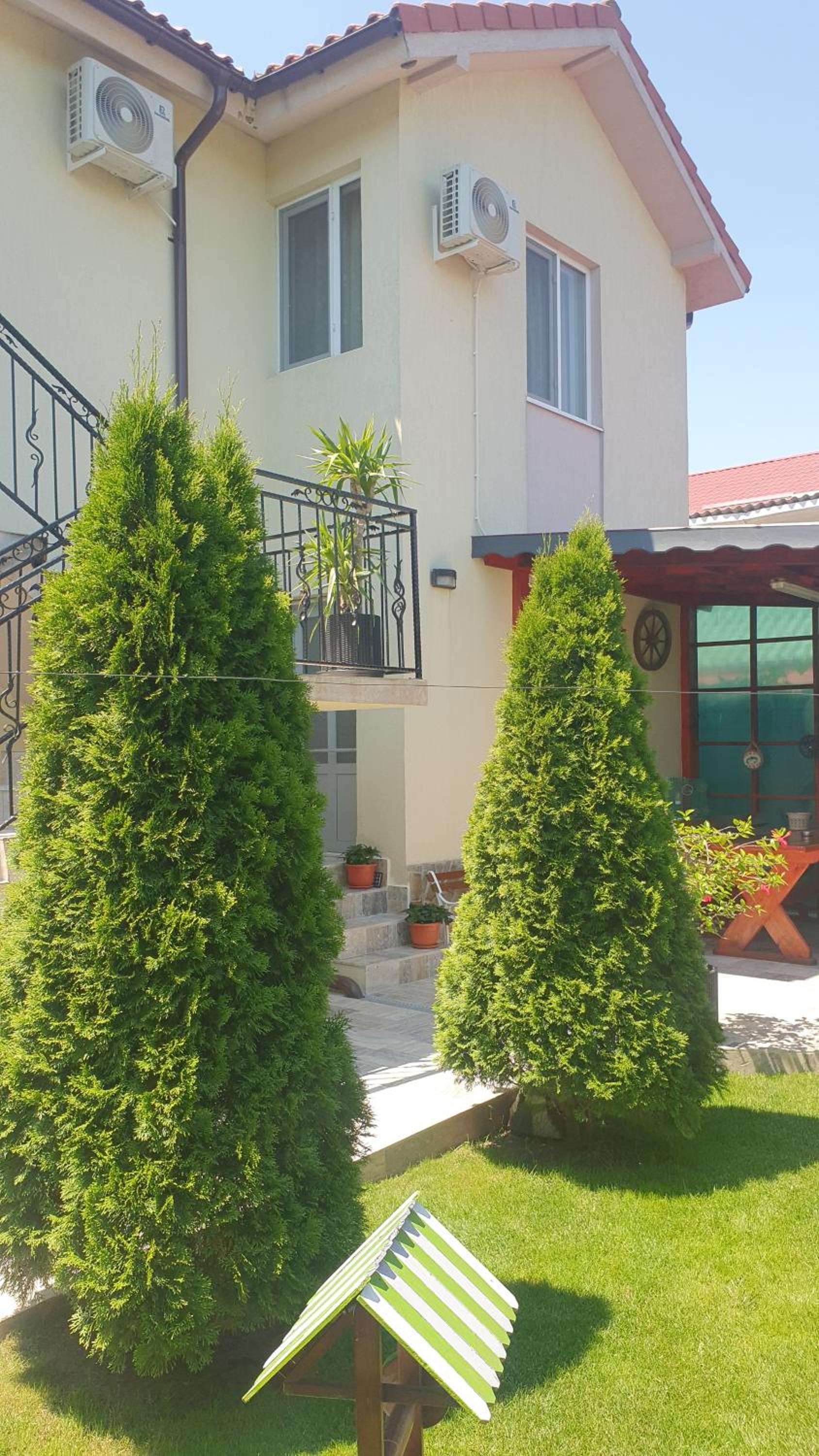 Four-Bedroom House photo 2