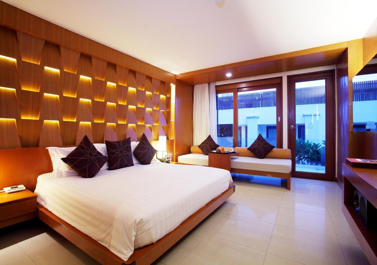 Deluxe Double Room Pool View with Daily Complimentary Mini-bar - Photo 3