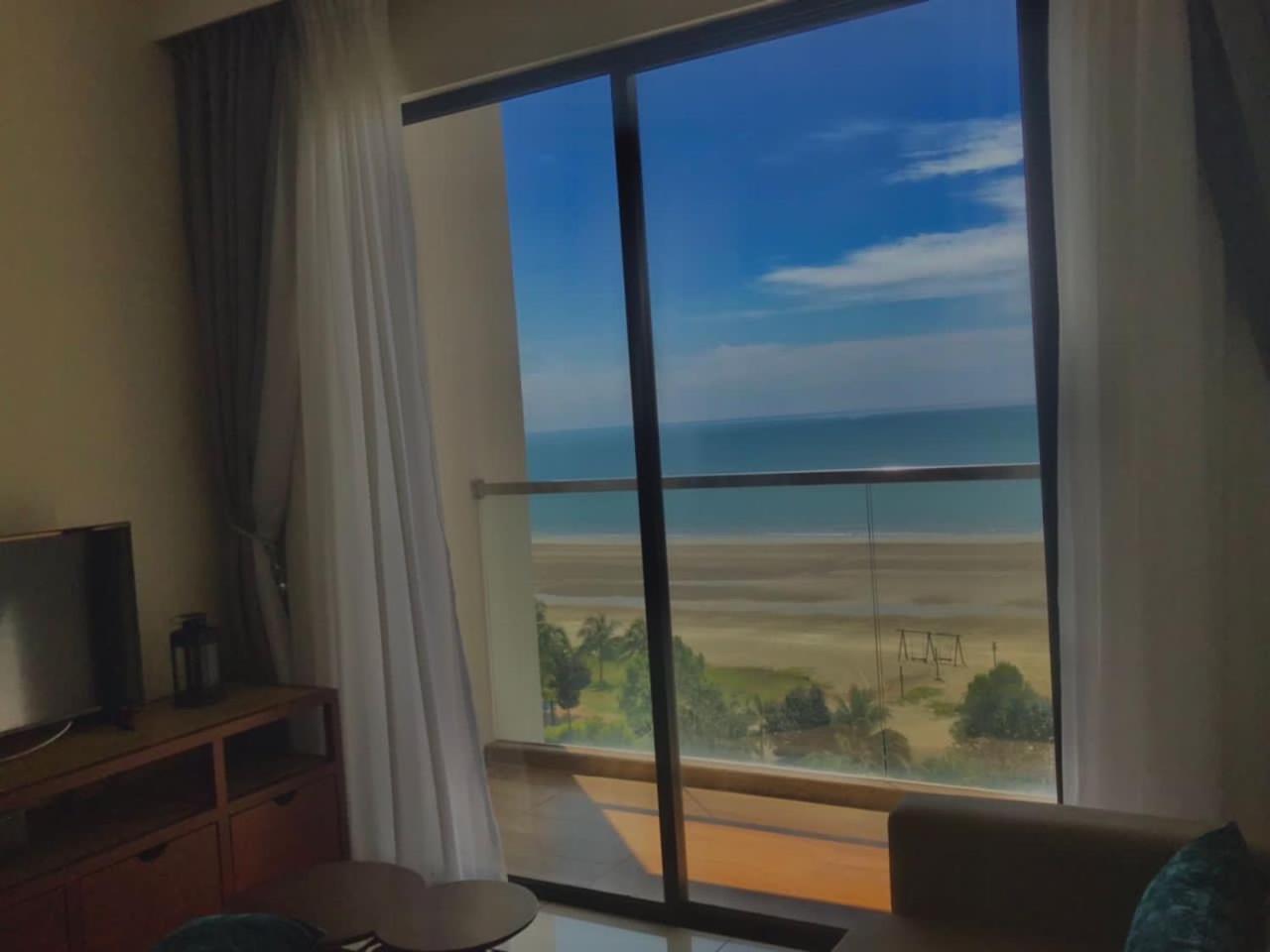 Family Room with Sea View - Photo 5