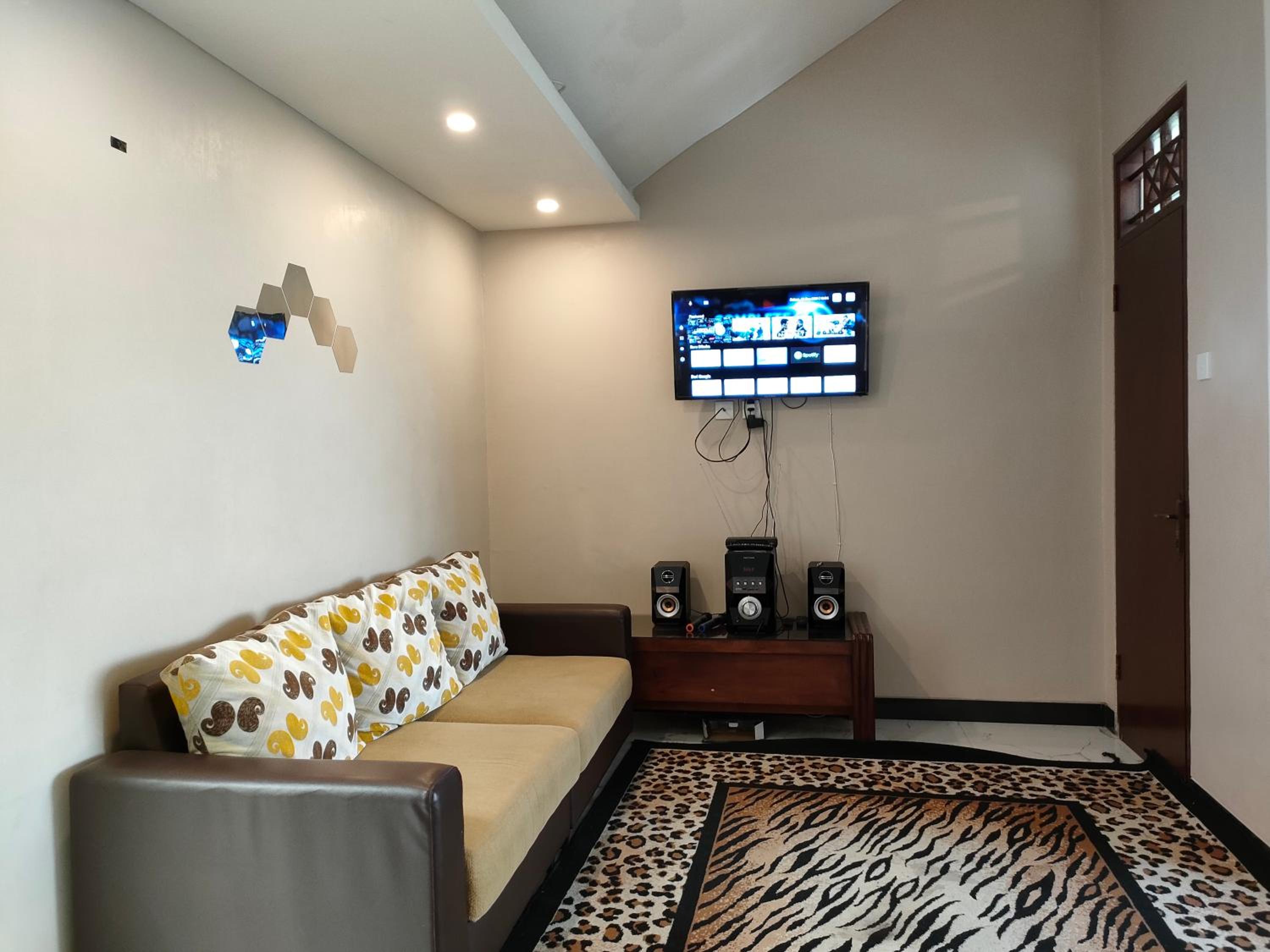 Villa photo 2
