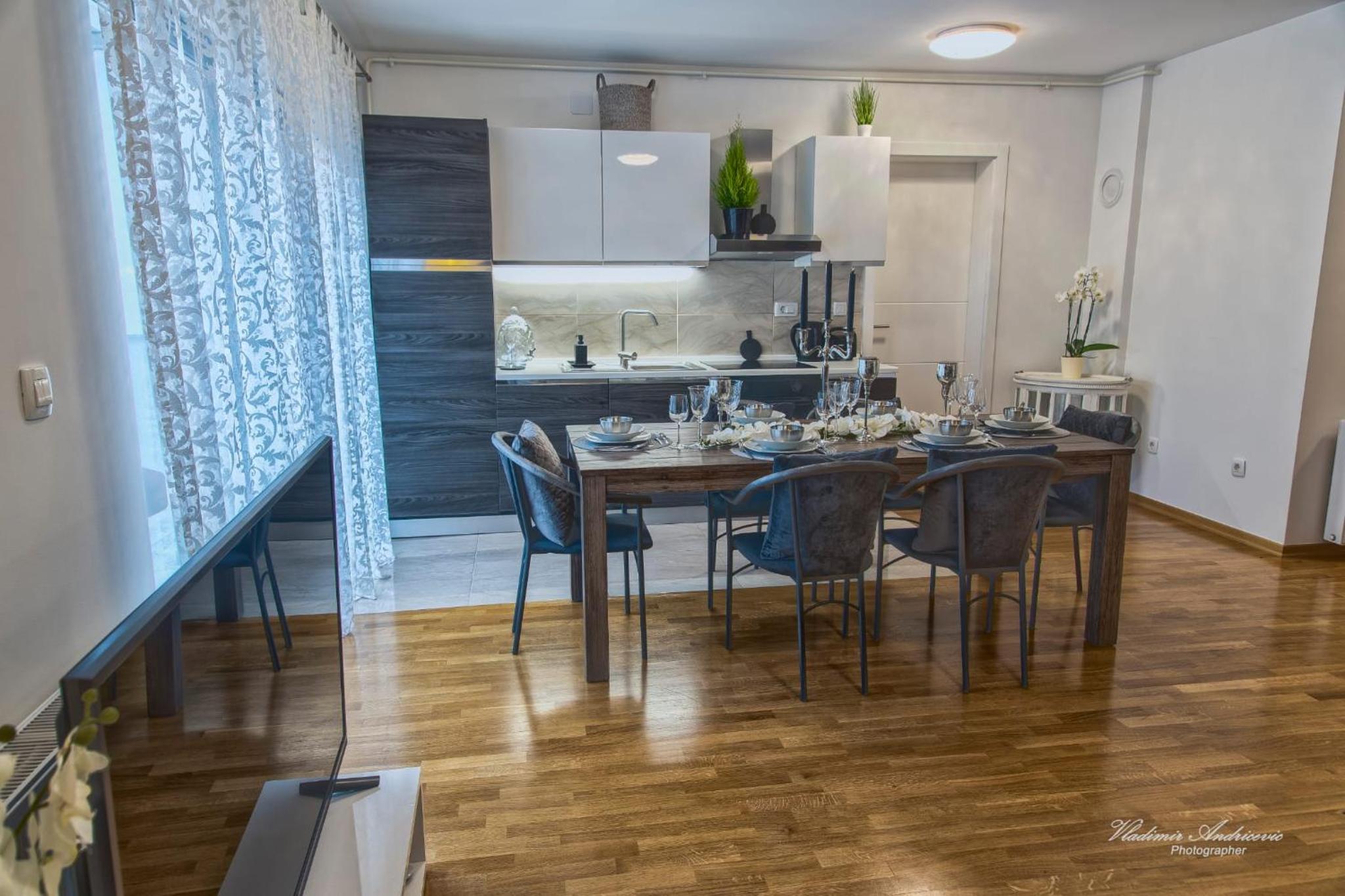 Three-Bedroom Apartment - Photo 6