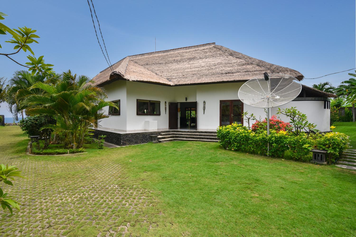 Villa photo 3