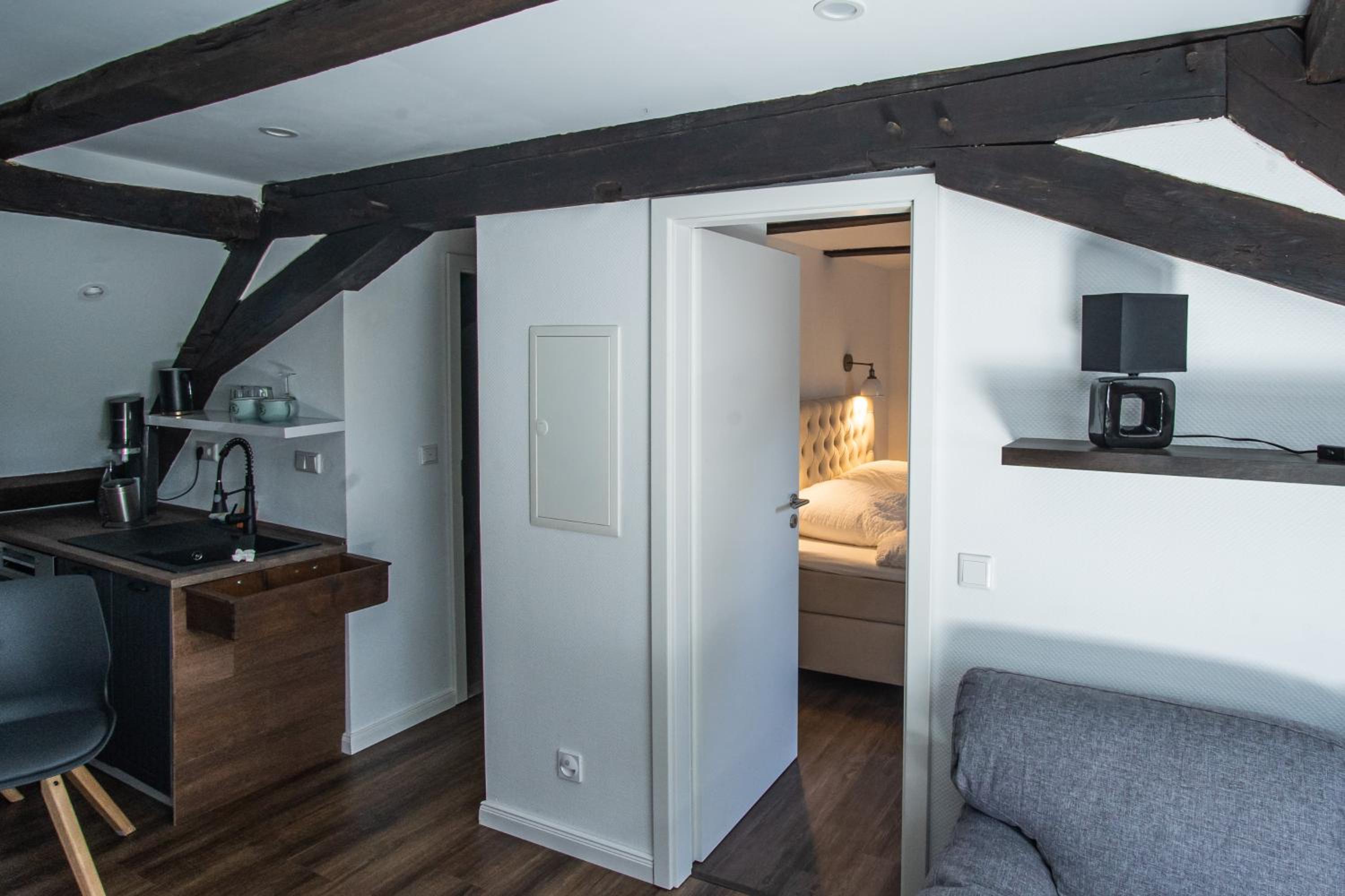 Studio Apartment - Photo 10