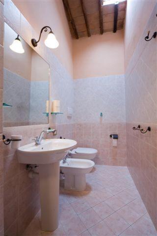 One-Bedroom Apartment (2 Adults) - Photo 6