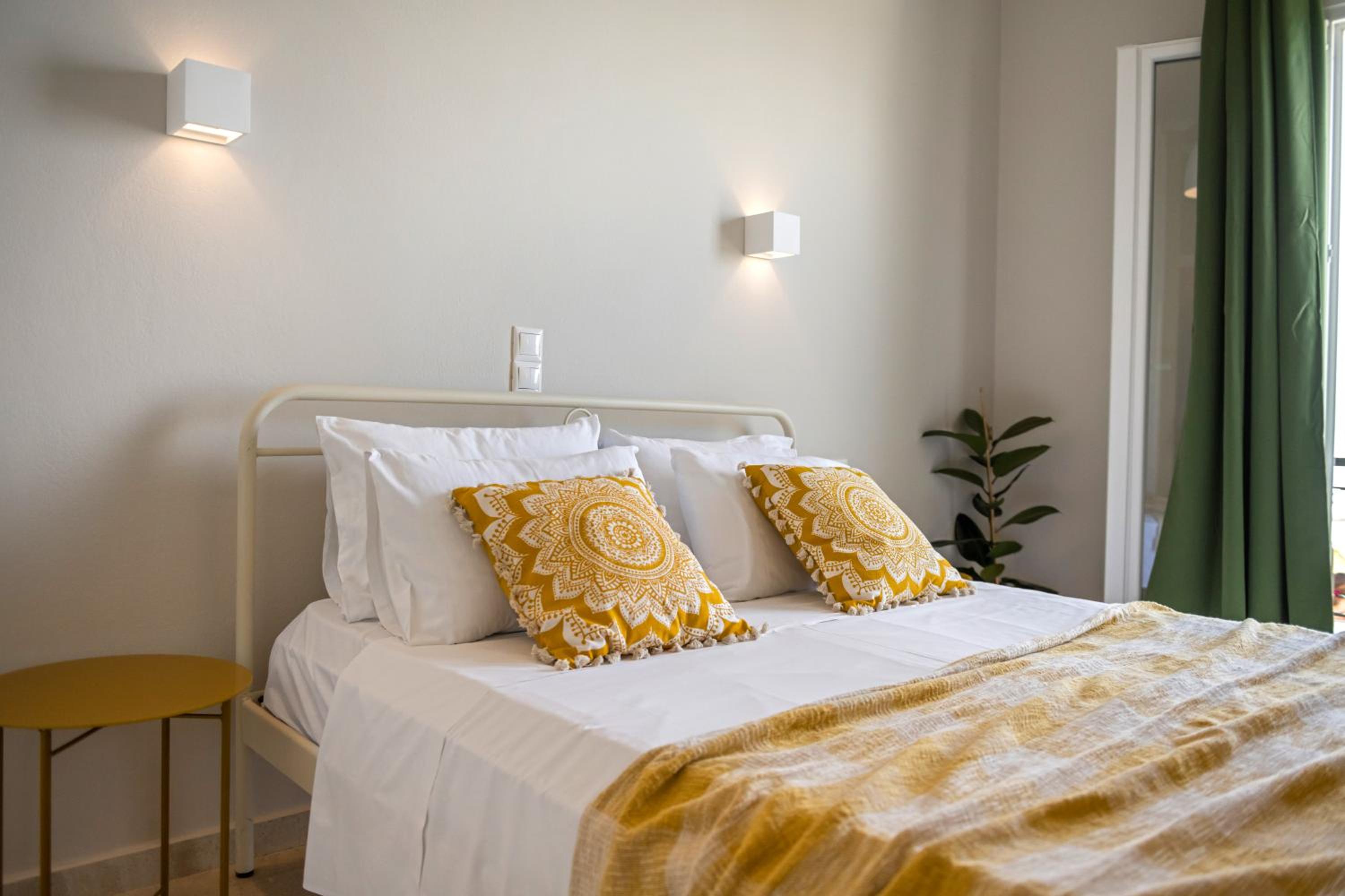 2-bedroom Apartment with Seaview Rooftop
