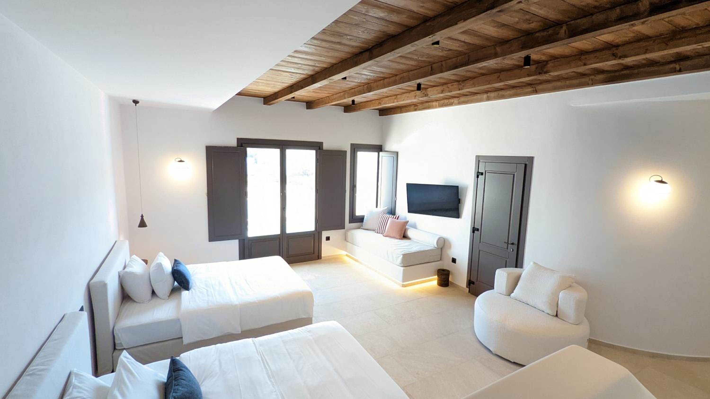 Superior Suite with Sea View - Photo 2