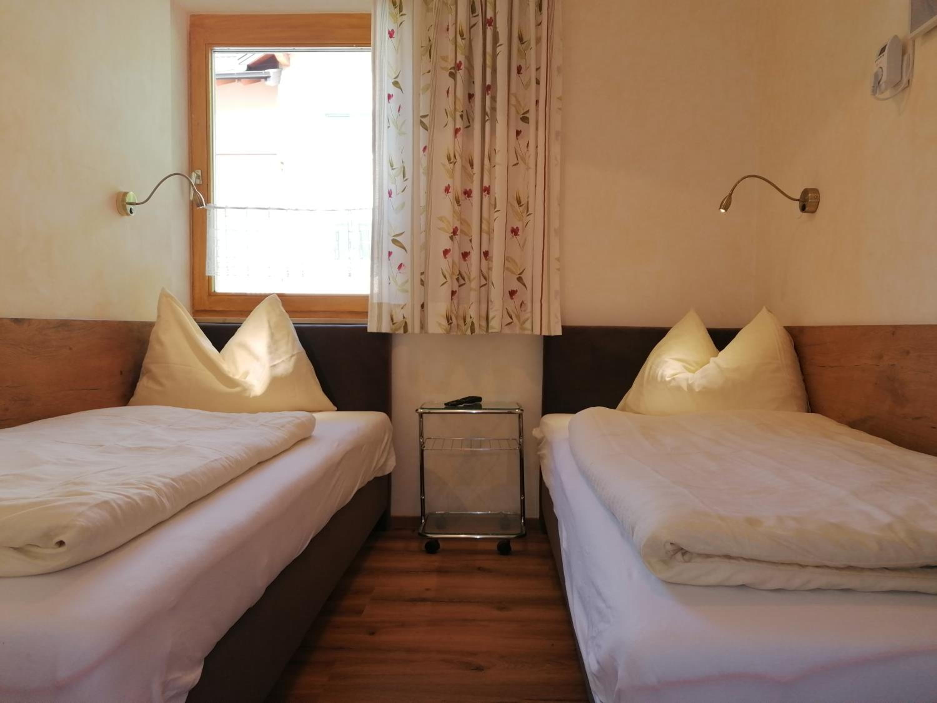 Two-Bedroom Apartment with Balcony photo 2