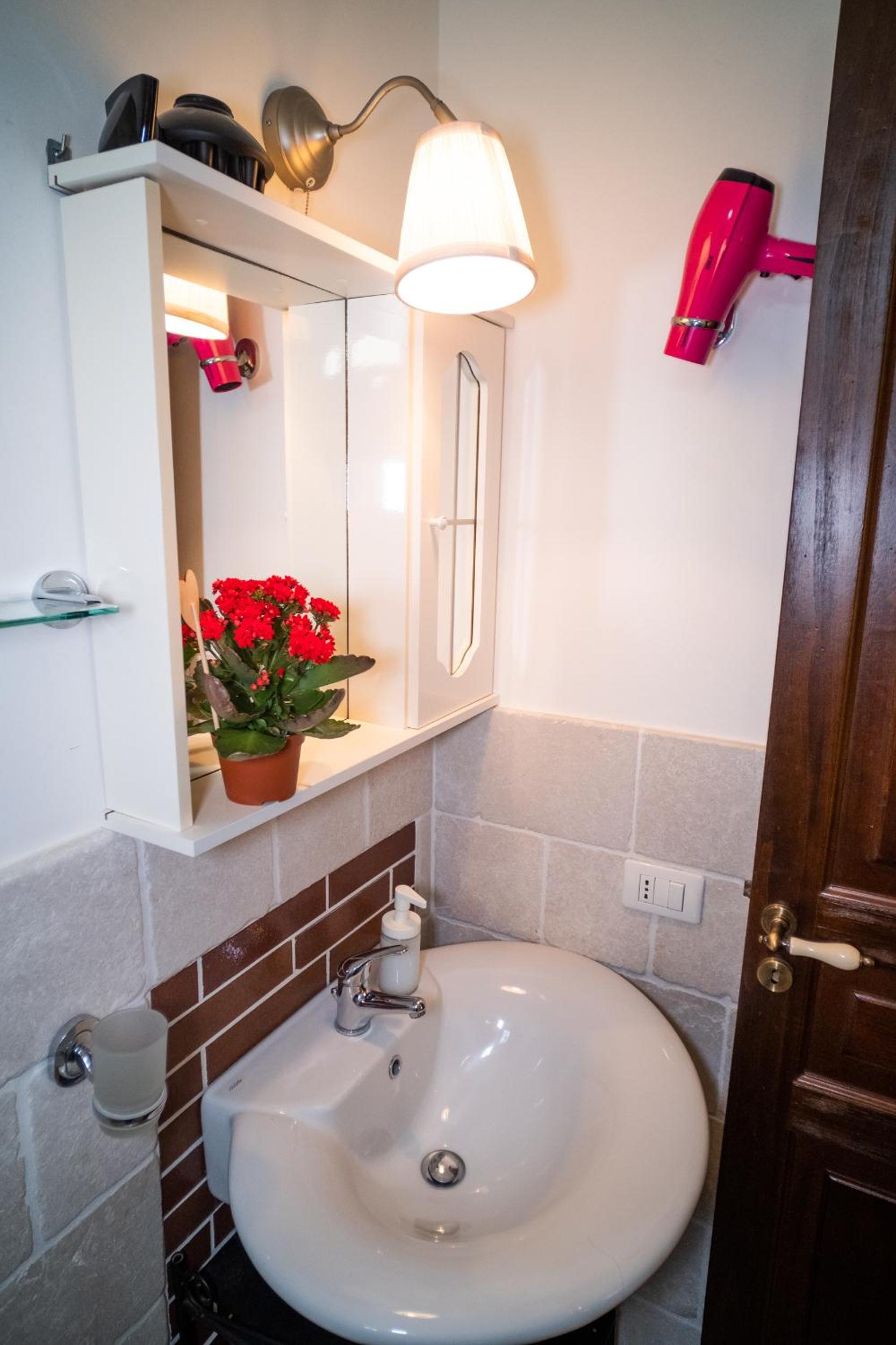Double Room with Garden View - Photo 25