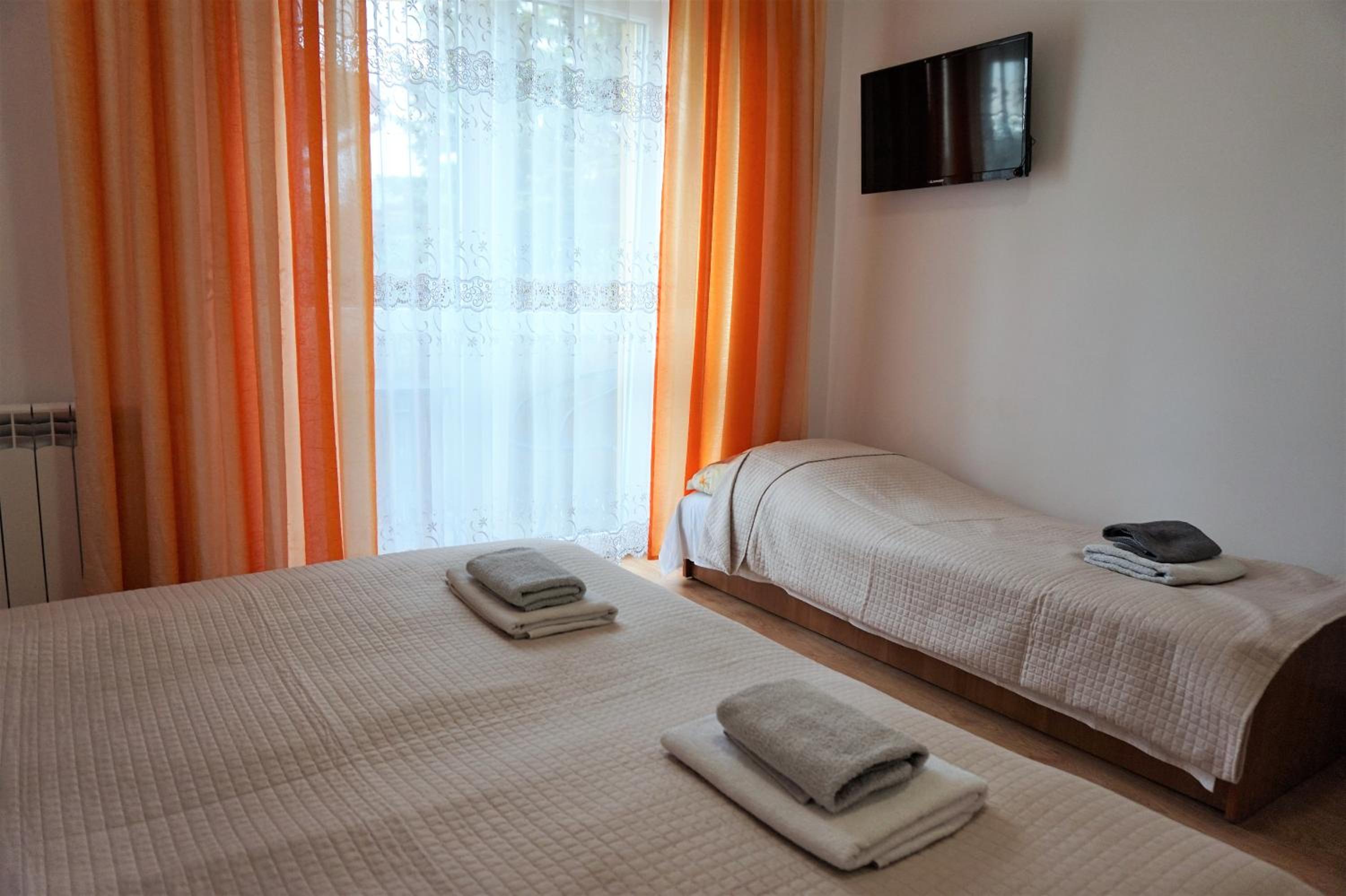 Classic Triple Room - Photo 2
