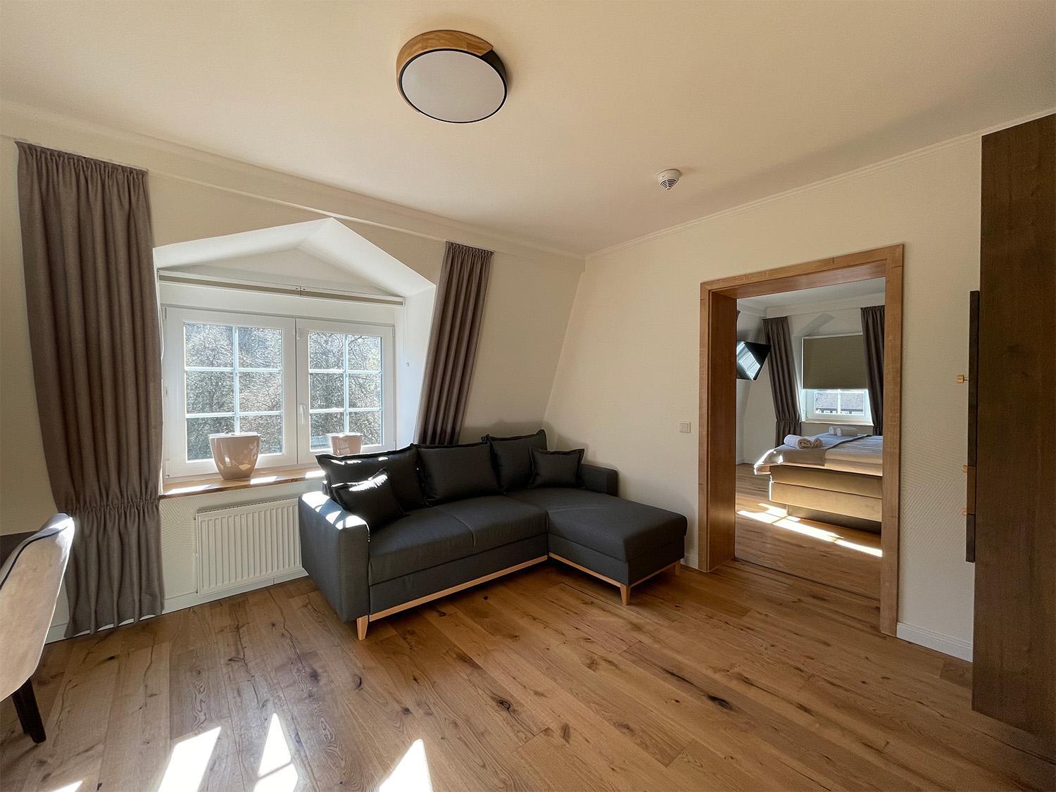 Suite - Photo 1