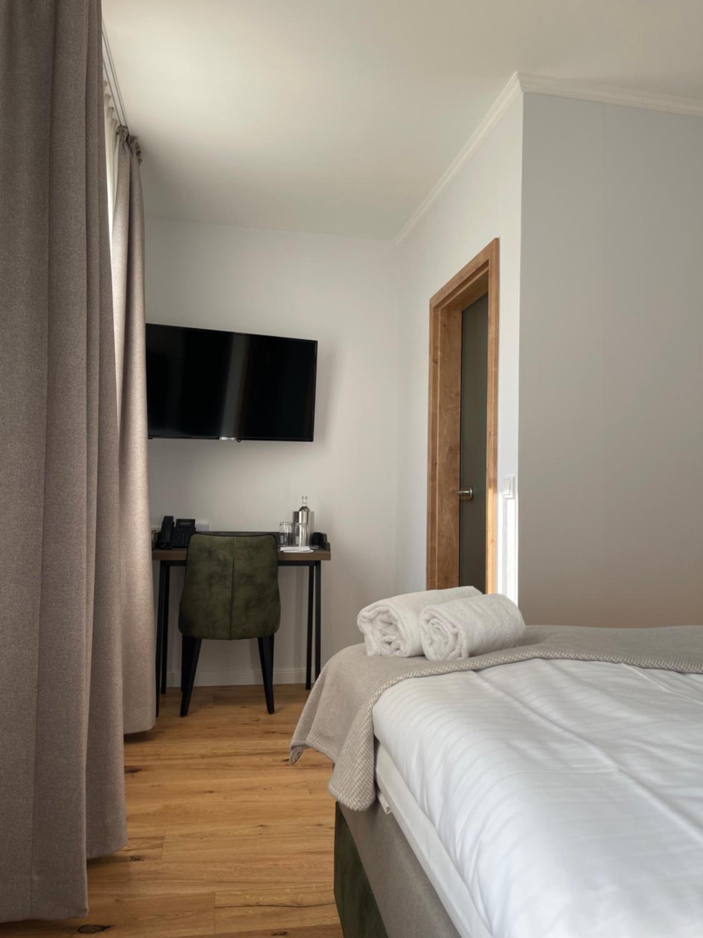 Queen Room - Photo 7
