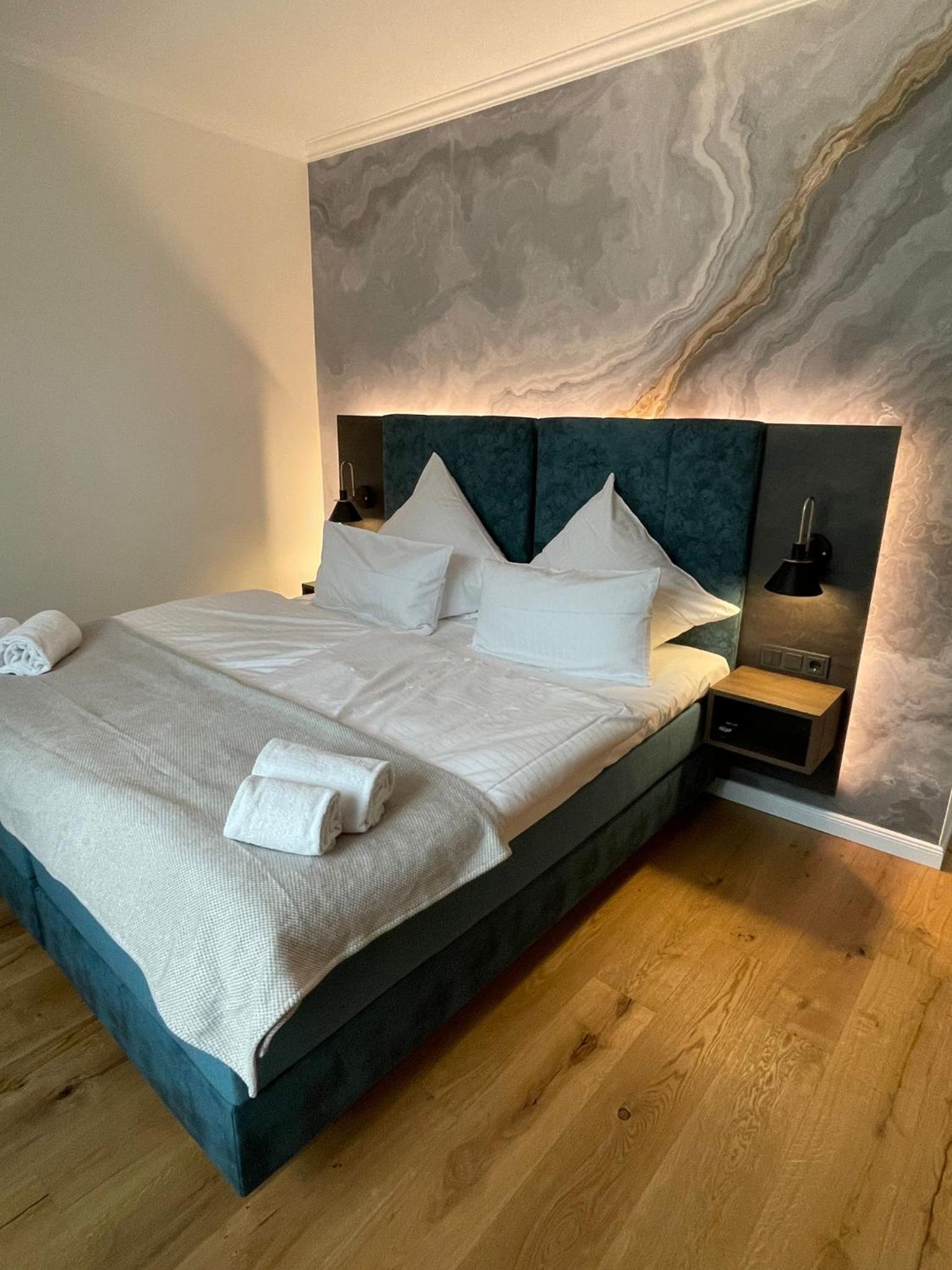 Suite - Photo 3