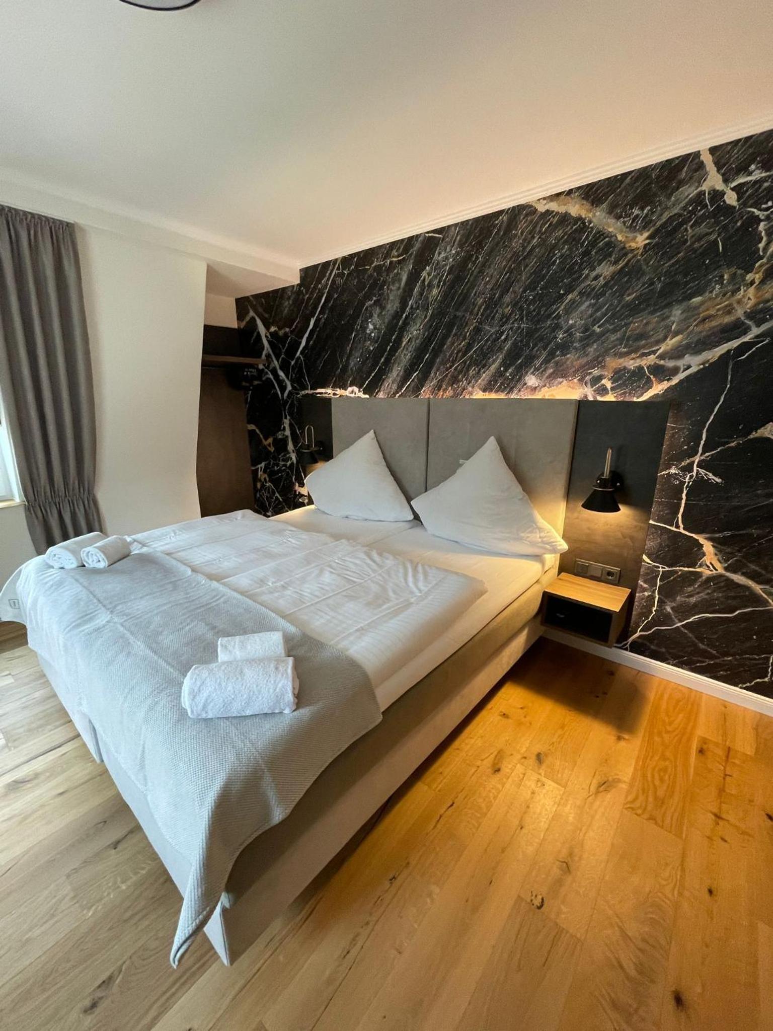 Suite - Photo 6
