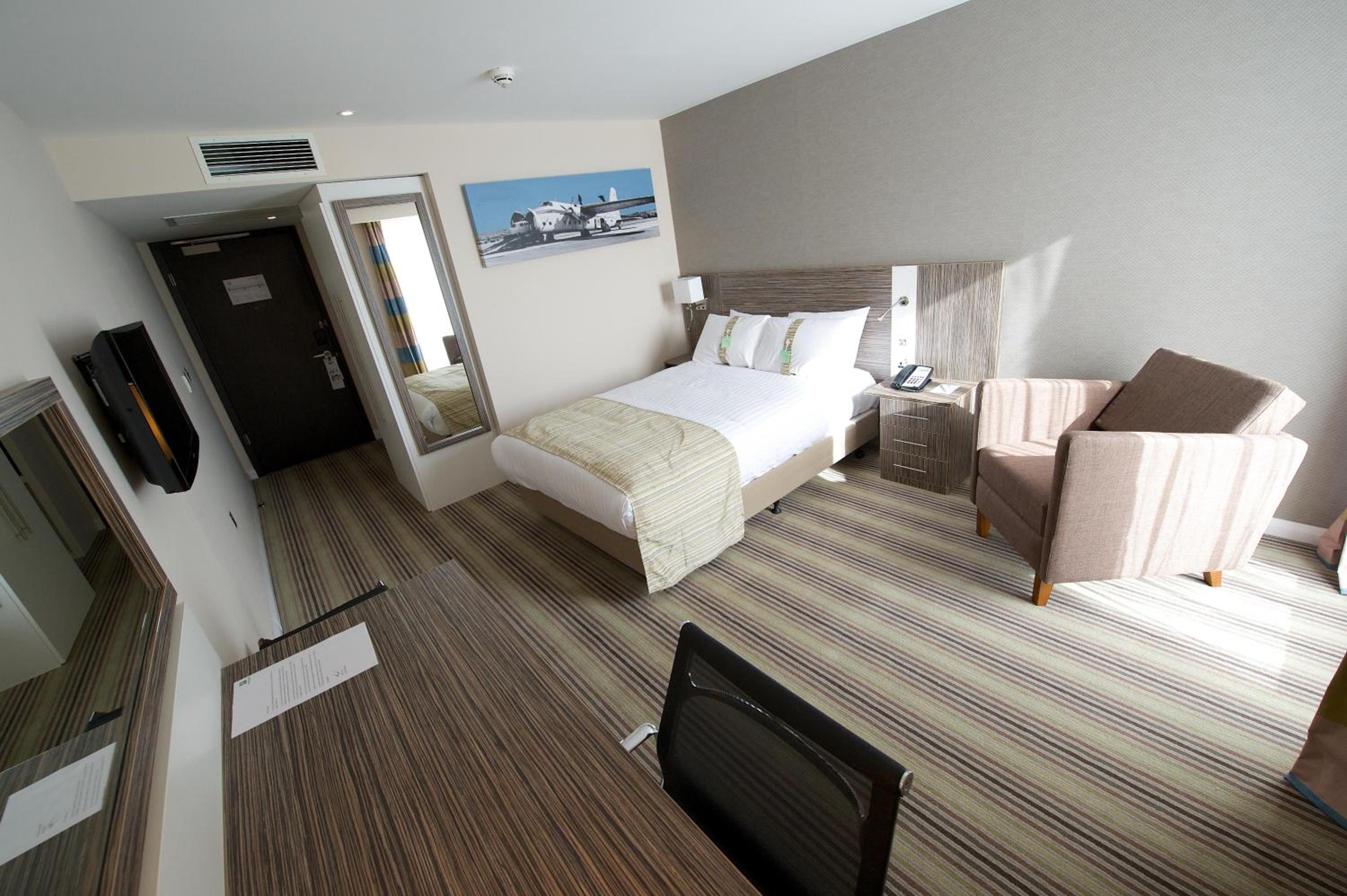 King Room with View - Non-Smoking - Photo 2