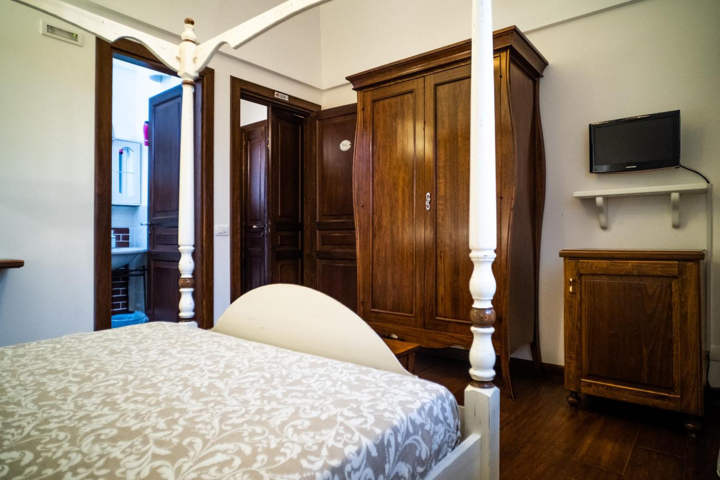 Double Room with Garden View - Photo 11