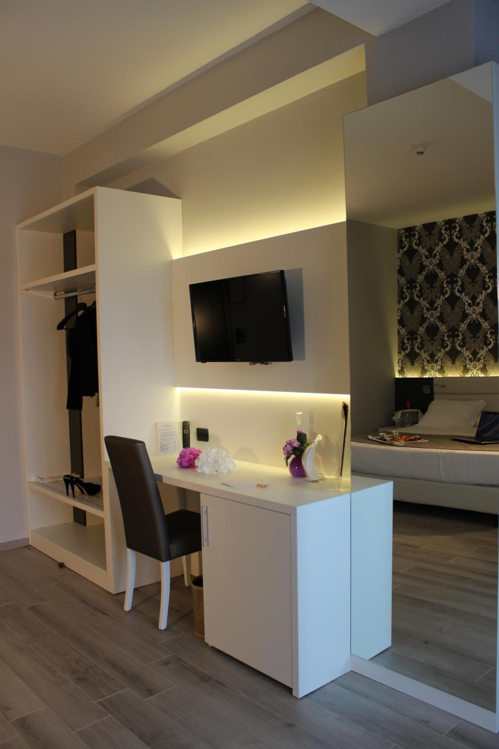 Deluxe Triple Room - Photo 5