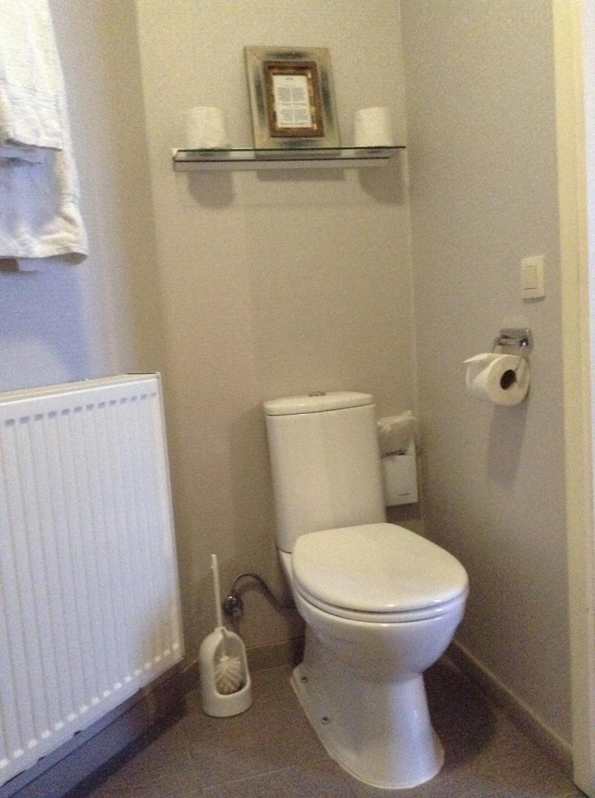 Twin Room - Photo 11