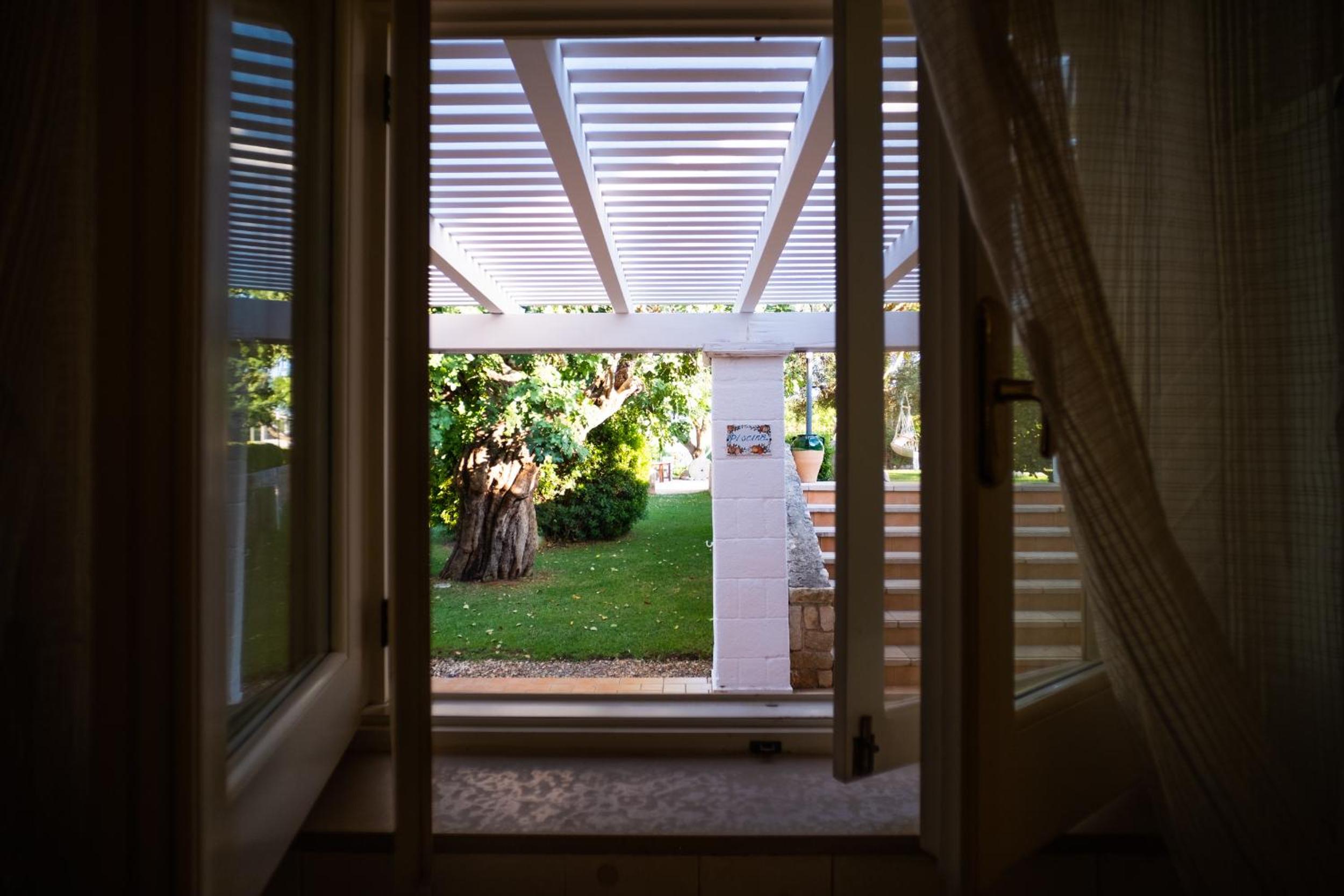 Double Room with Garden View - Photo 12