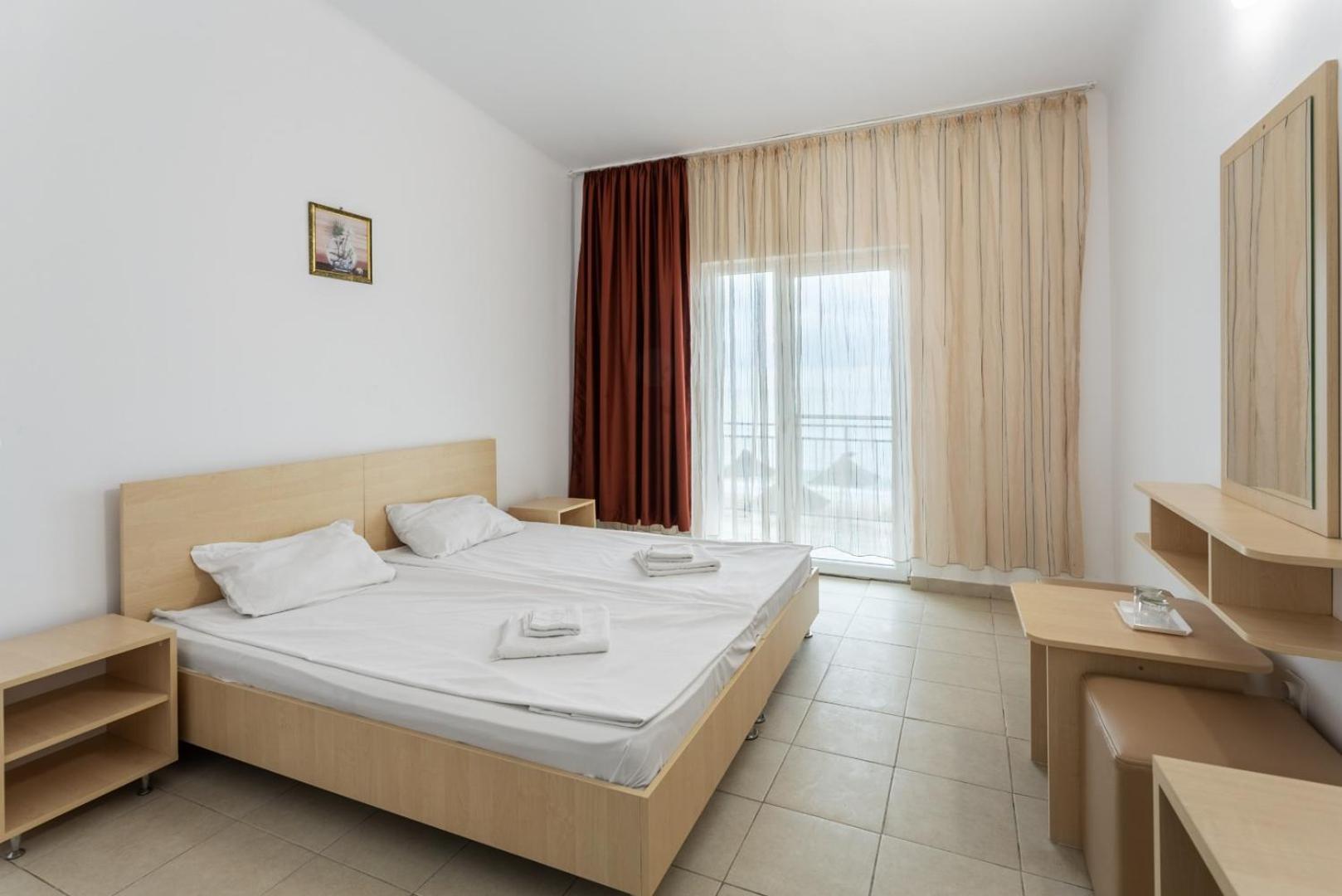 Standard Twin Room with Balcony & Sea View - Photo 1