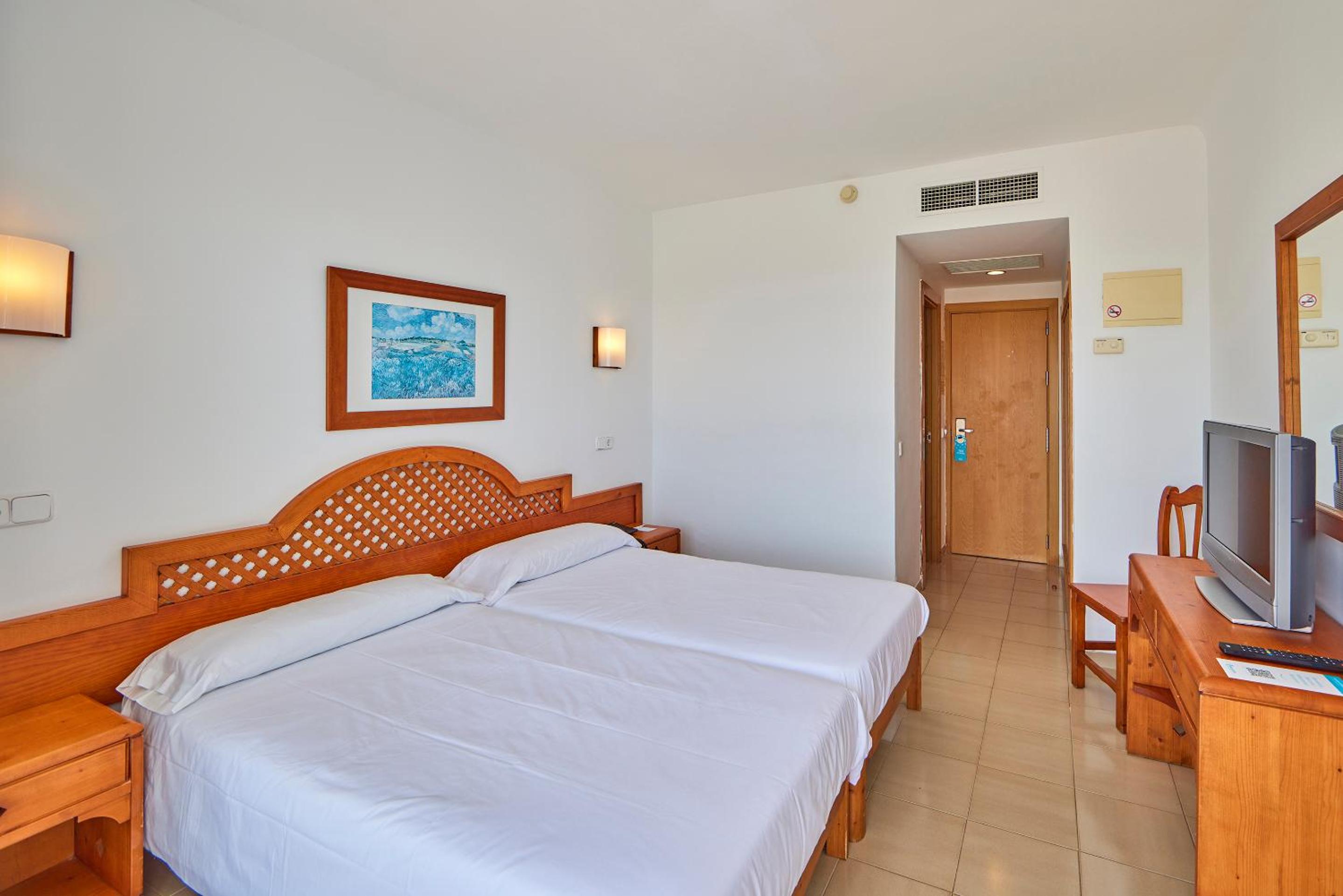 Habitación Doble con Vista a la Piscina