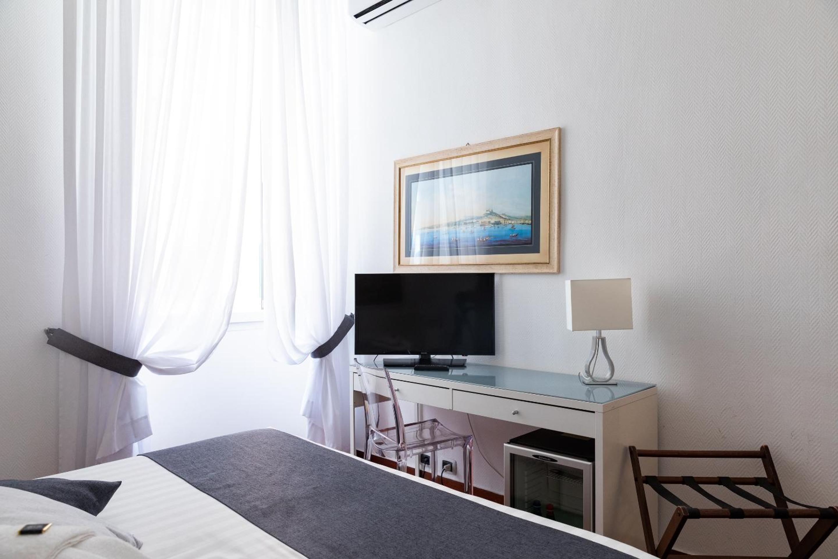 Double Room - Photo 6