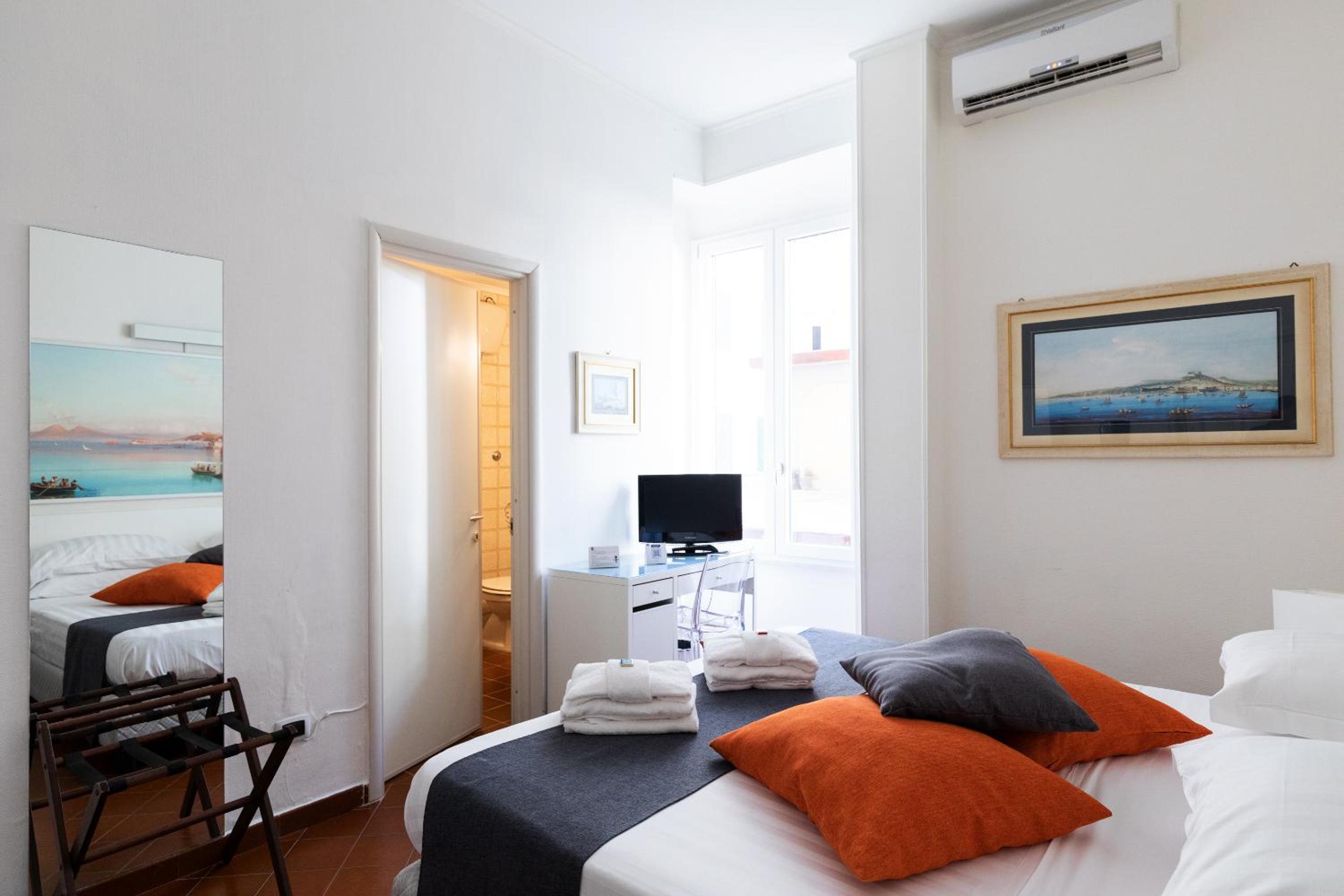 Double Room - Photo 10