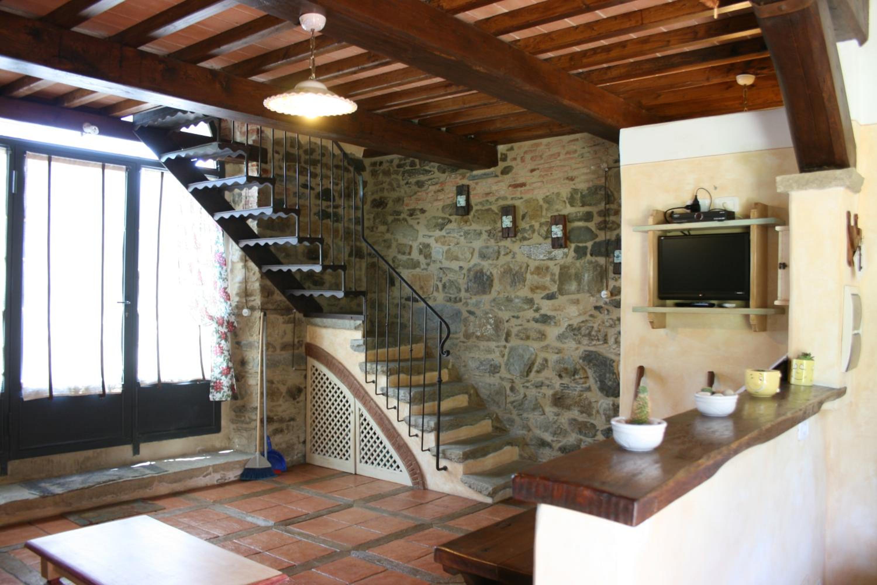 One-Bedroom House - Split Level photo 1