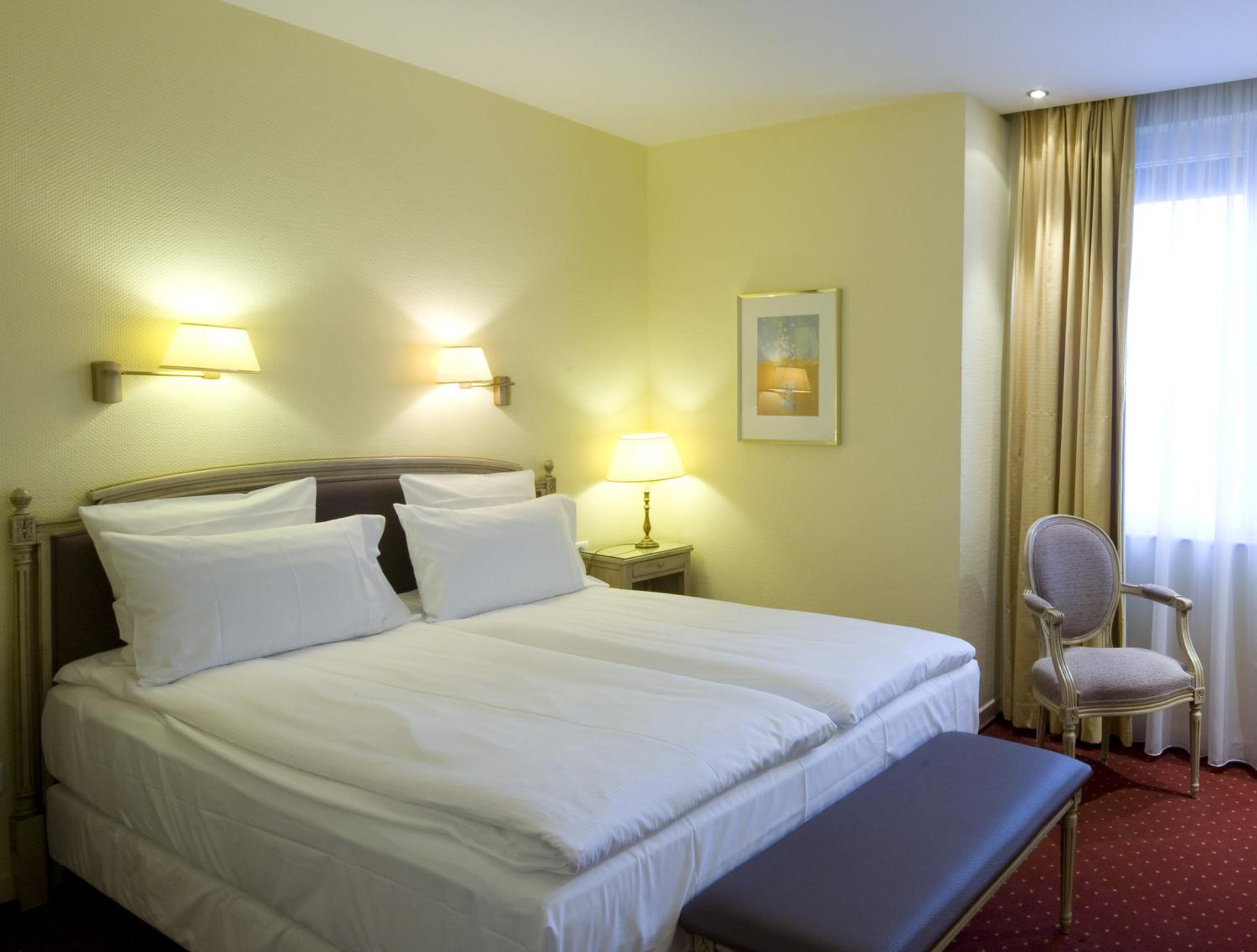 Standard Double or Twin Room - Photo 5