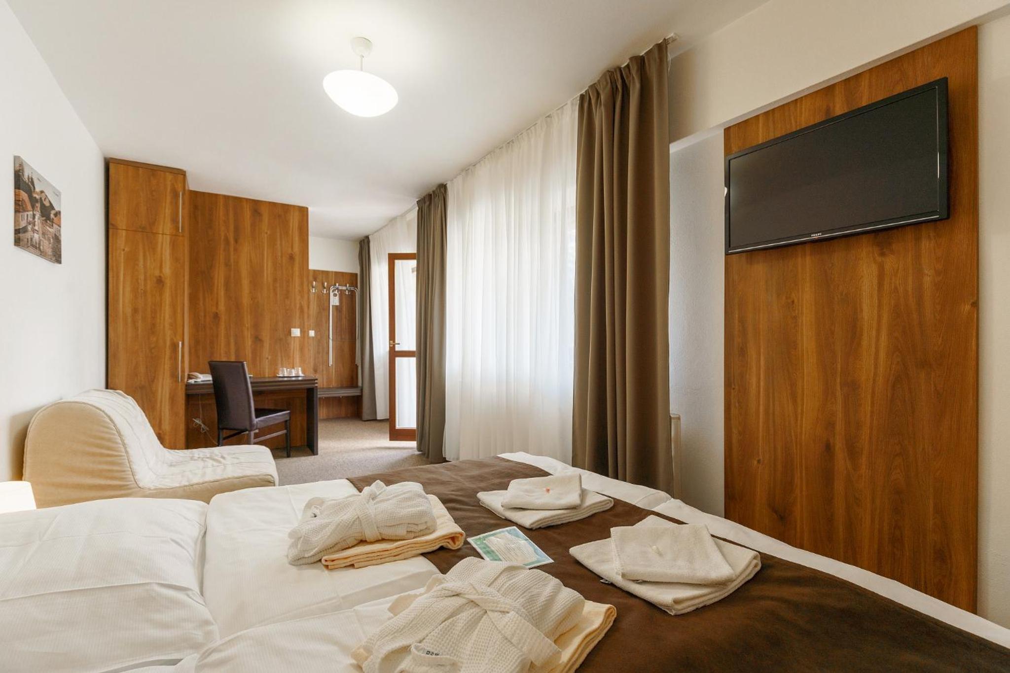 Standard Double Room with Balcony photo 2