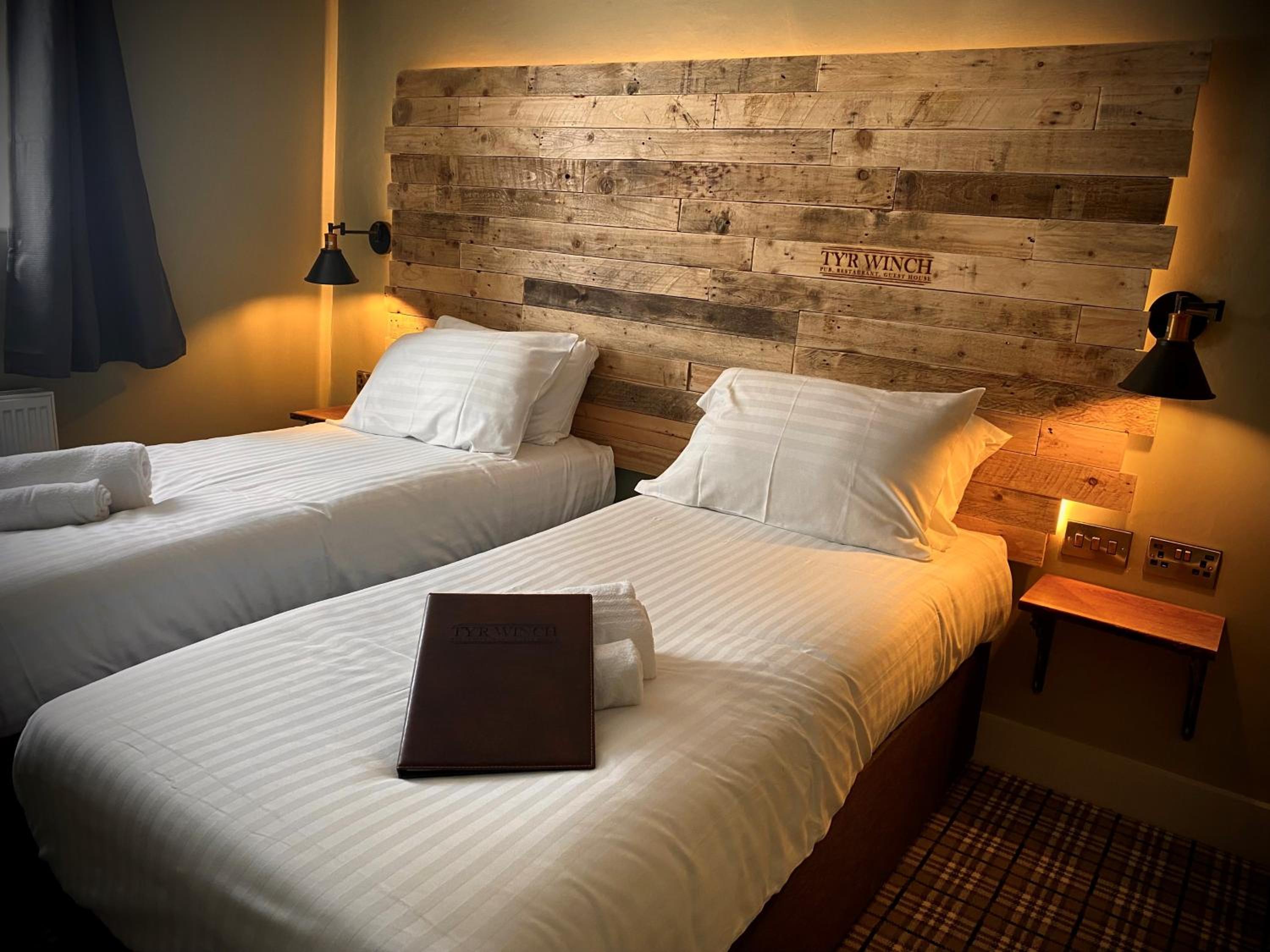 Standard Double or Twin Room - Photo 3