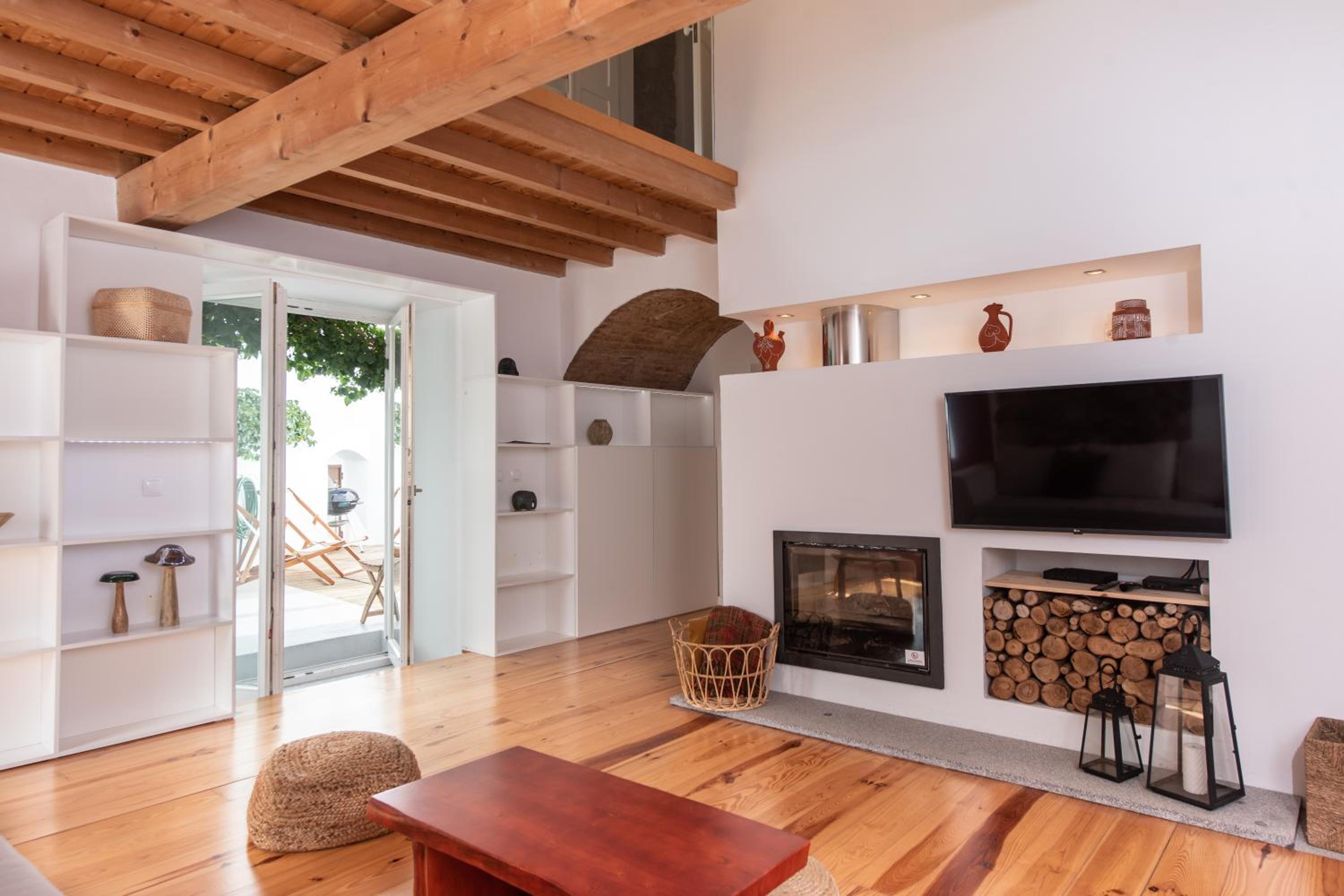 Four-Bedroom House - Photo 19