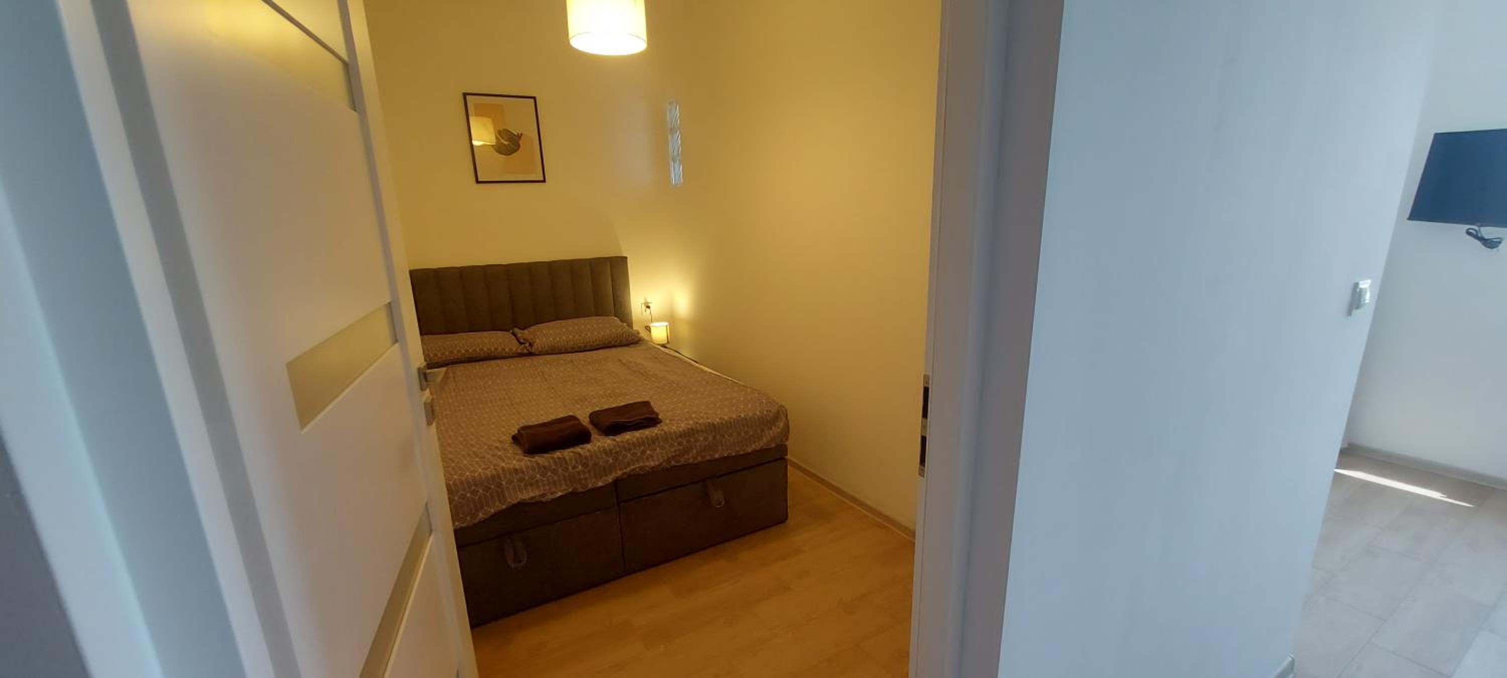 Apartment with Balcony - Photo 6