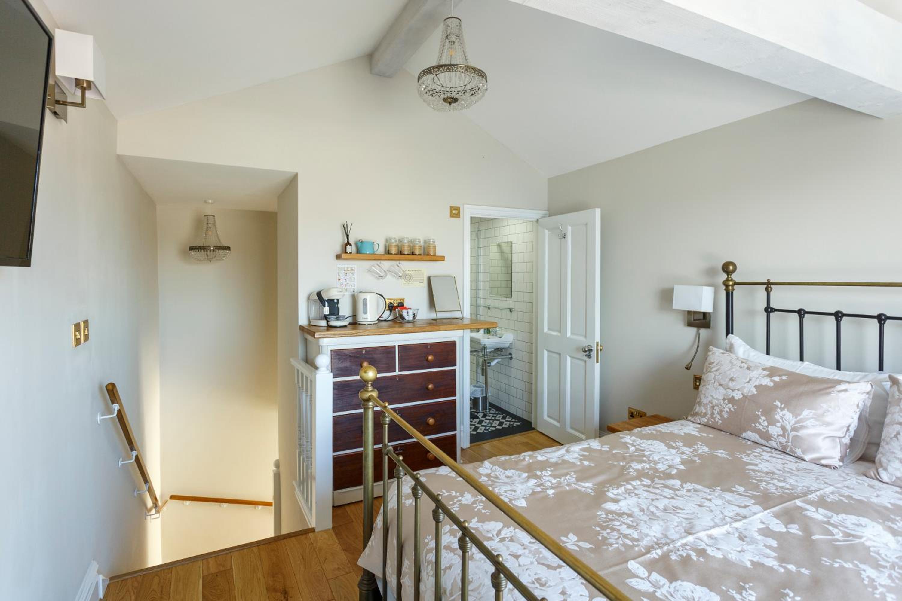 Double Room with Private Bathroom photo 2