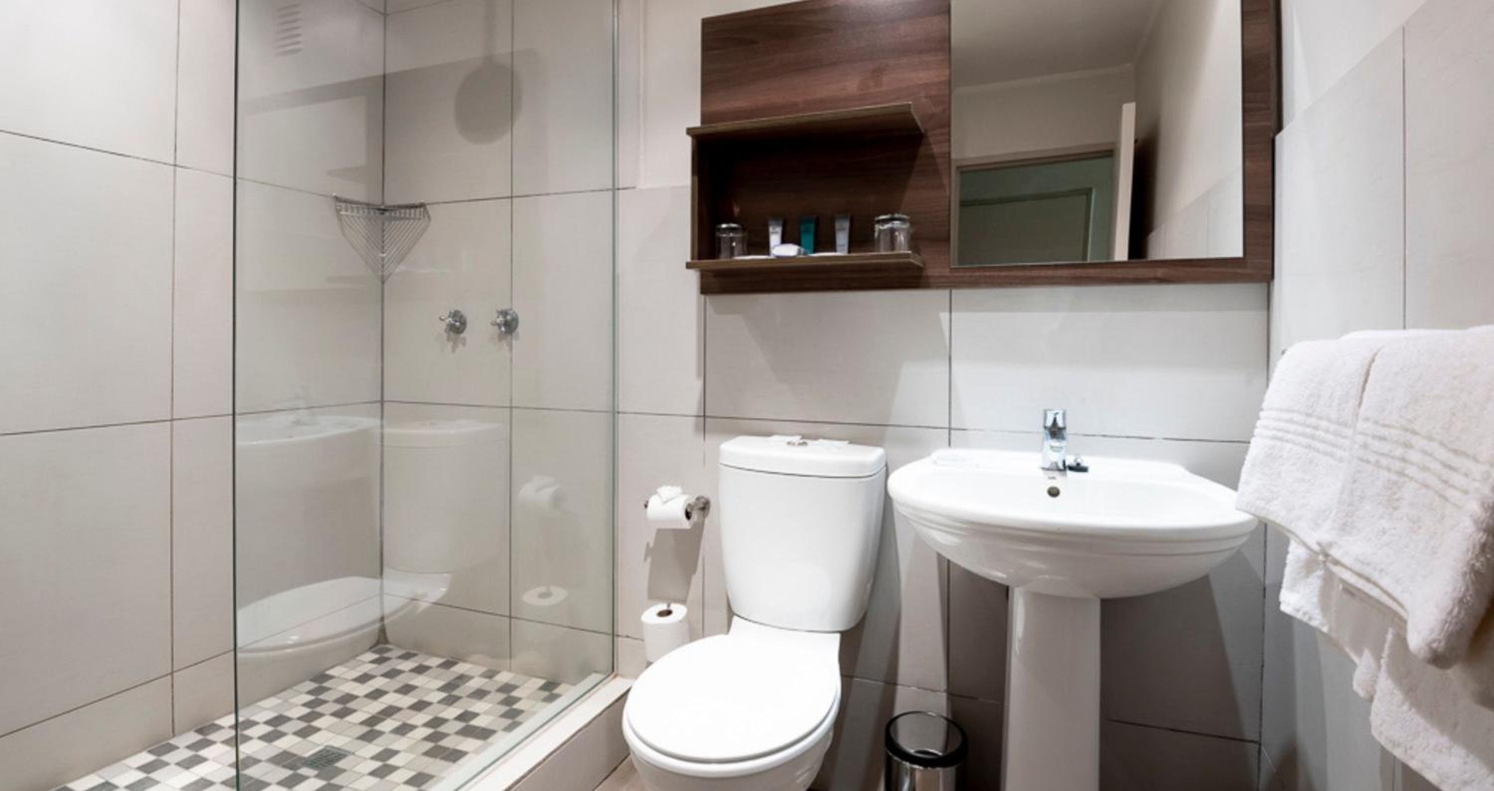 Standard Twin Room - Photo 9