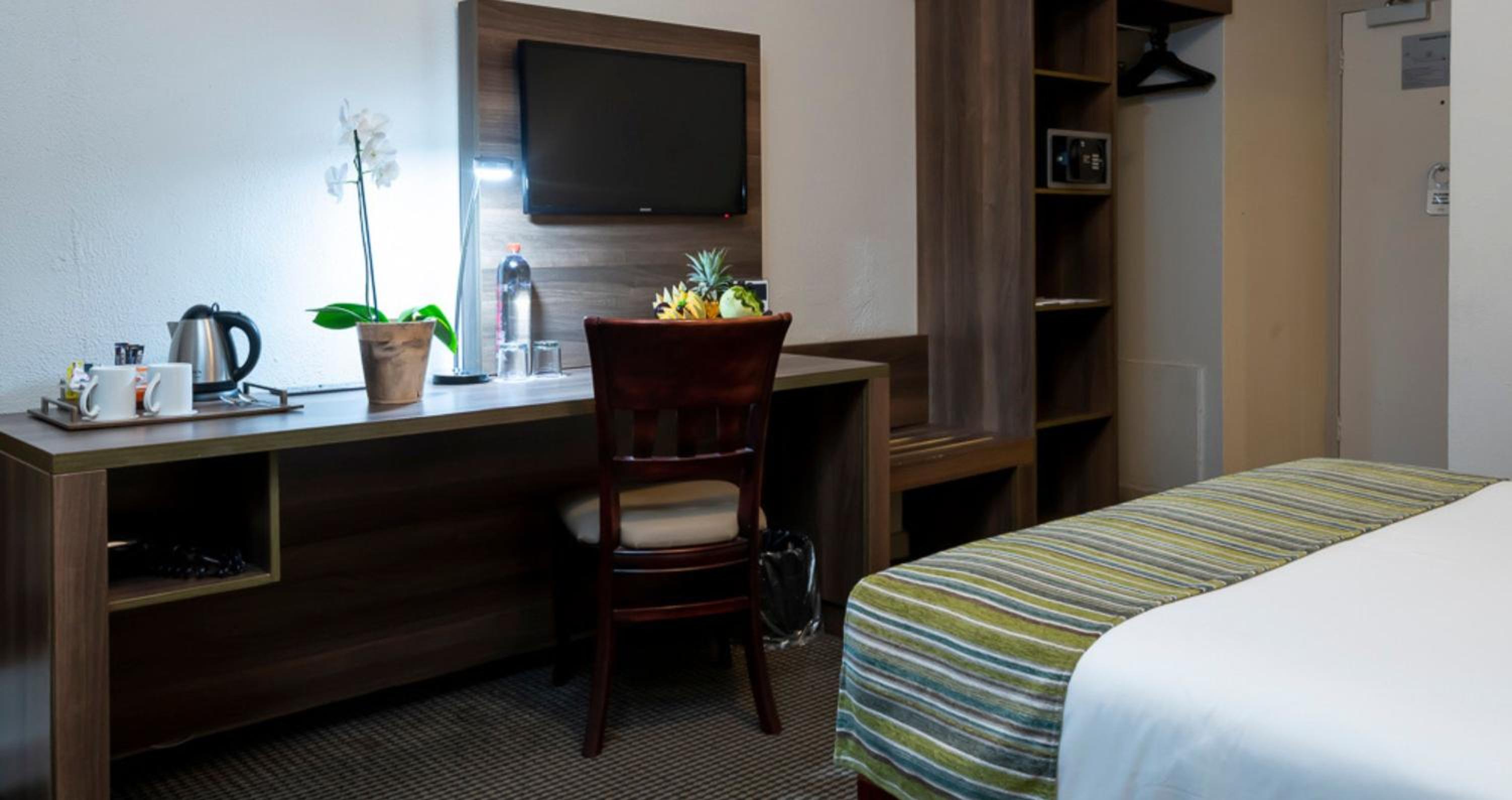 Standard Double Room - Photo 7