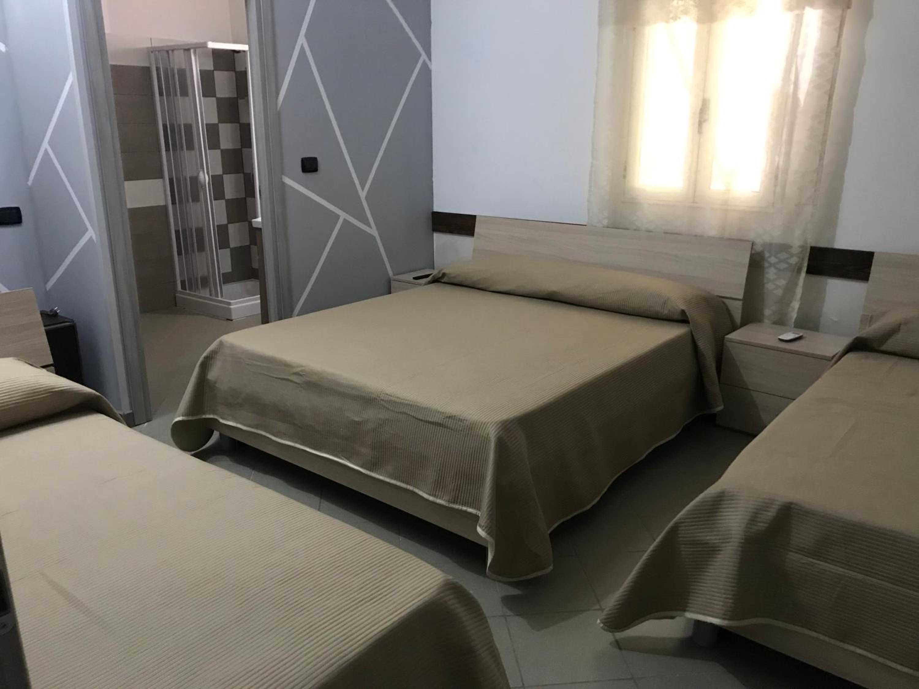 Triple Room with Private Bathroom photo 1