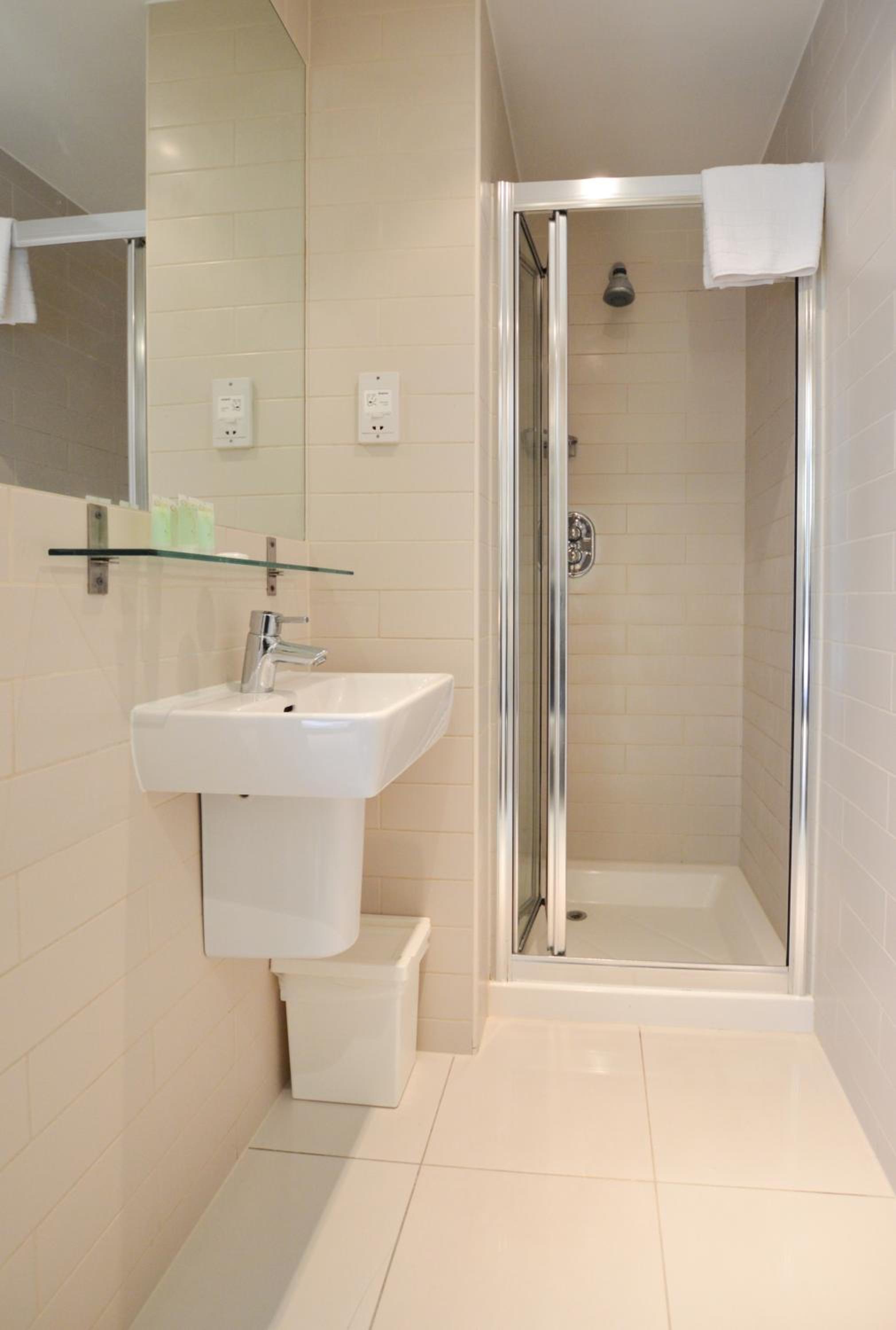 Ground Floor Studio Apartment photo 3