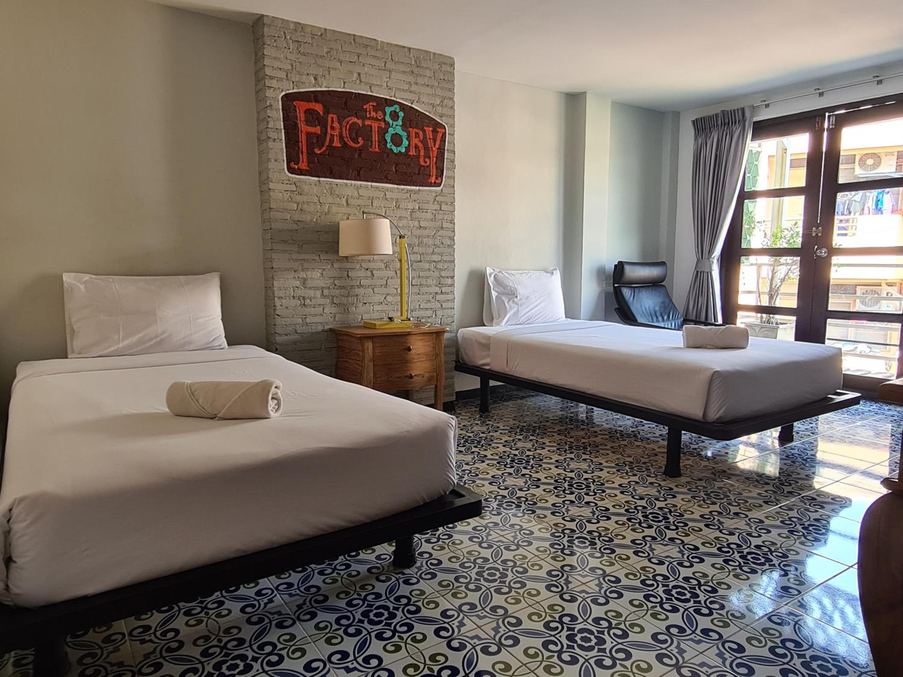 Superior Twin Room with Private Bathroom