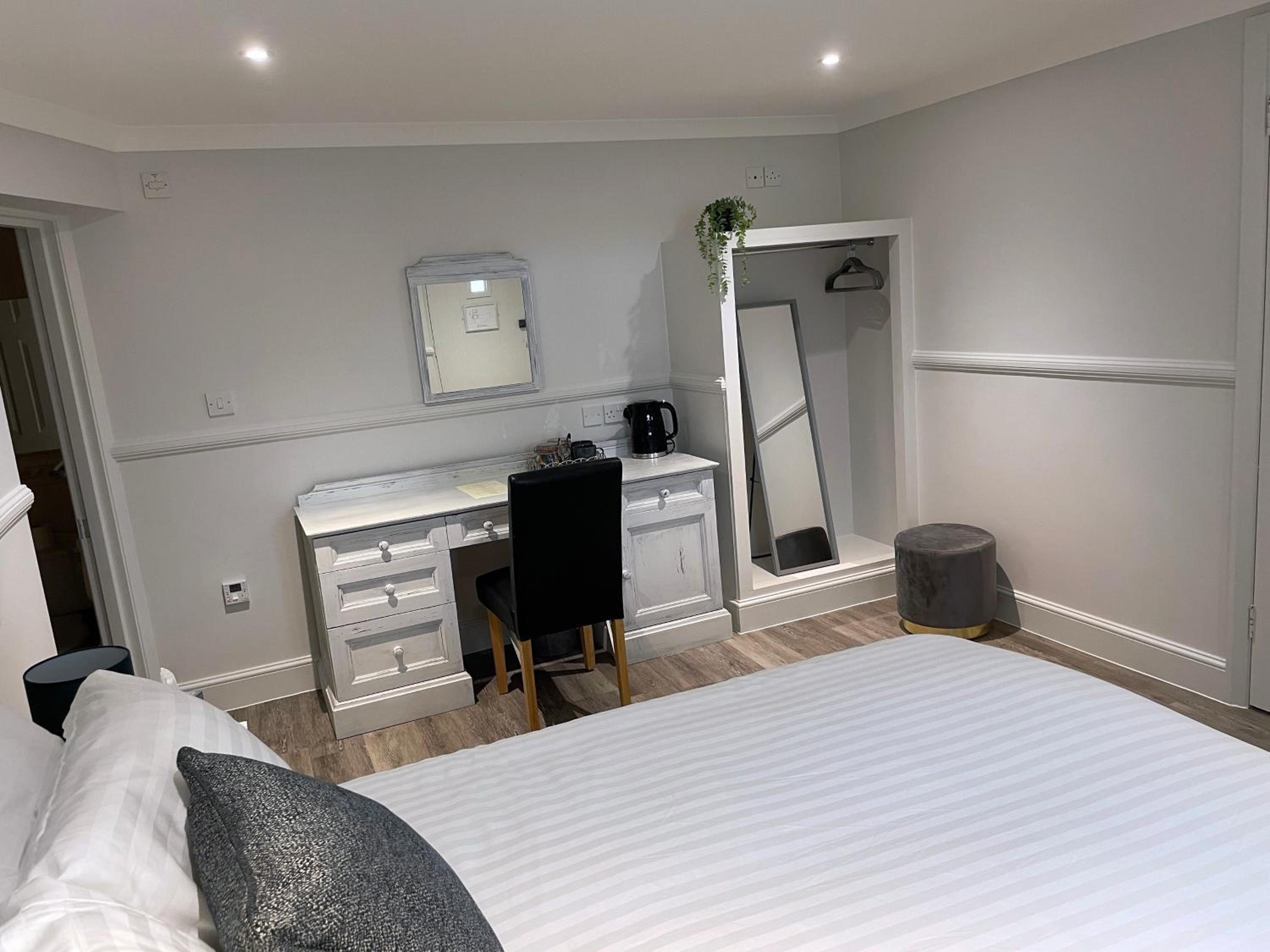 Economy Double Room photo 2