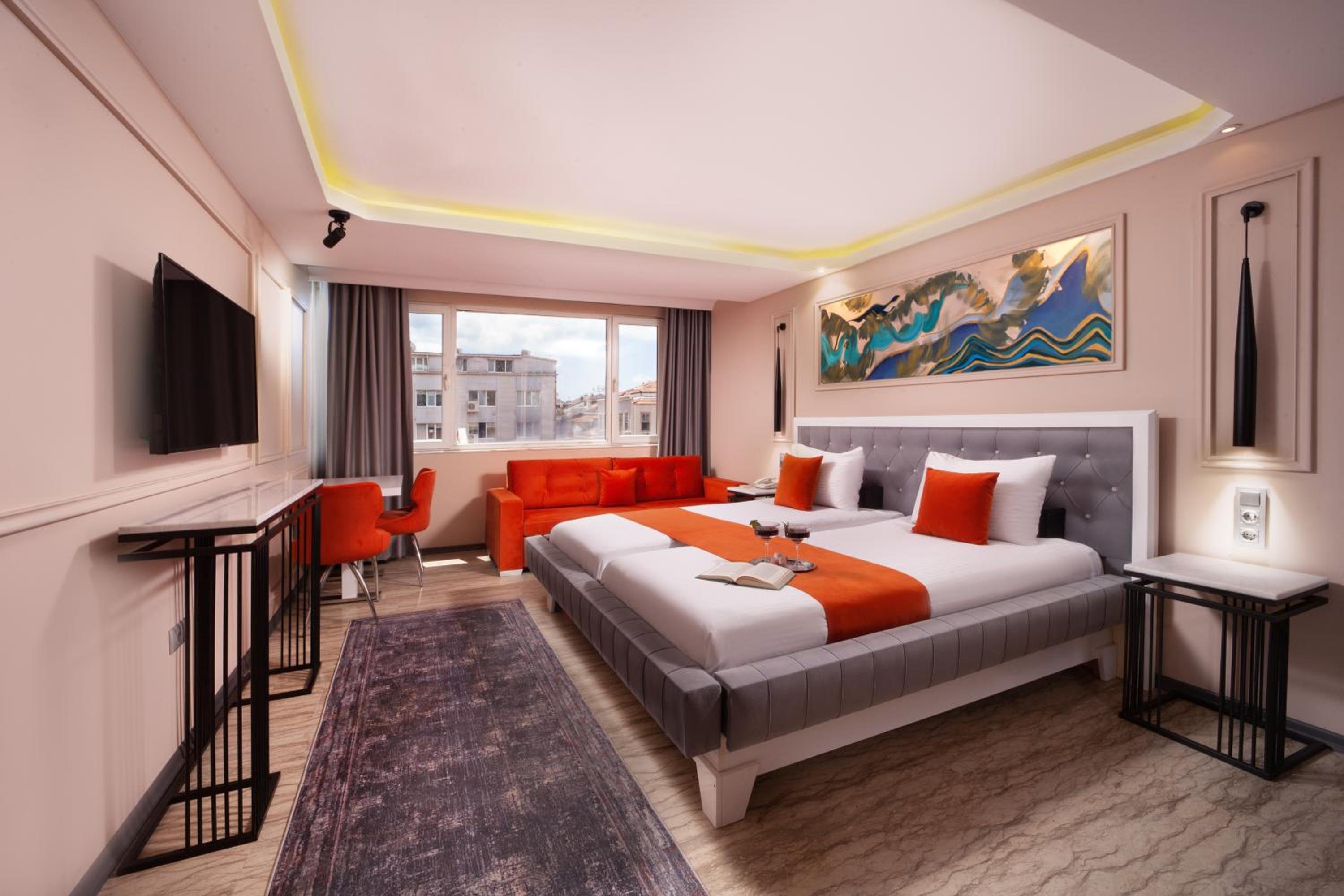 Suite-Atrium photo 1