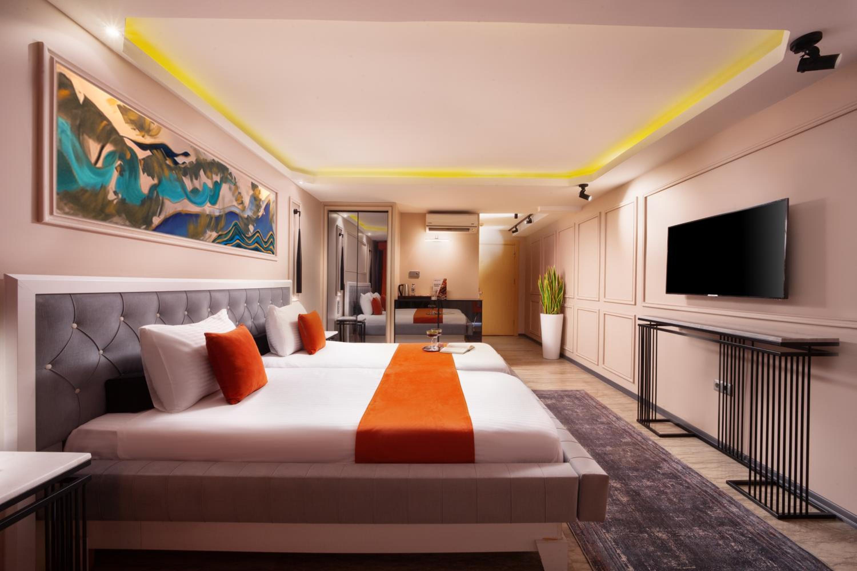 Suite-Atrium photo 2