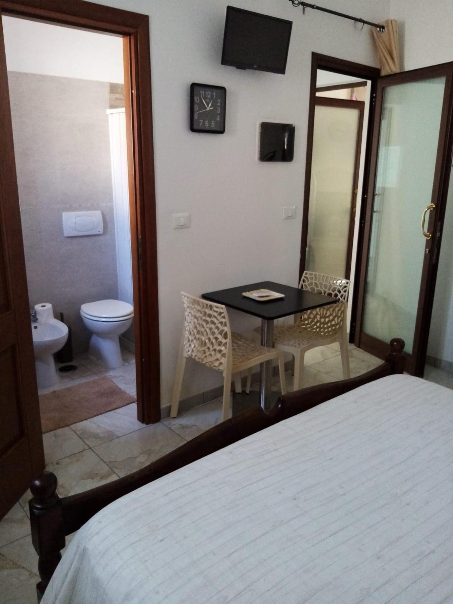 Quadruple Room - Photo 14