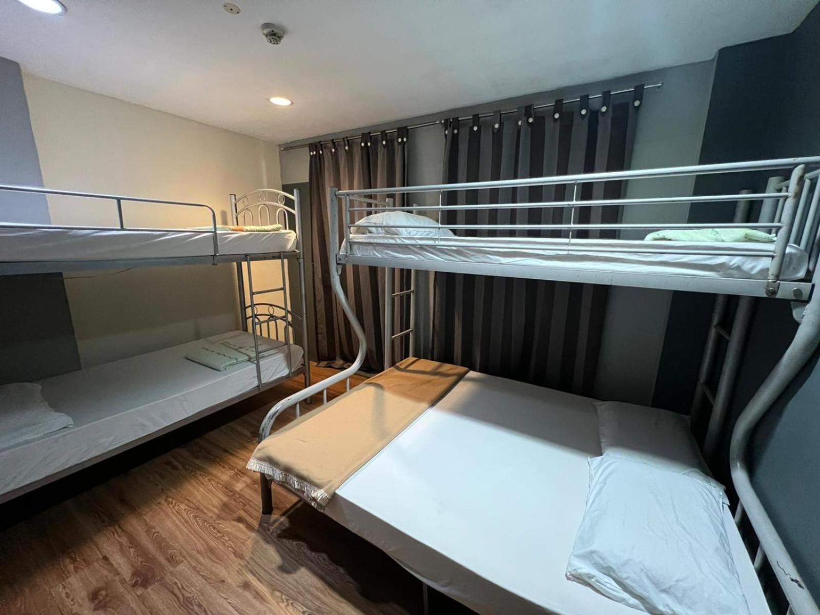 Male Dormitory Room photo 1