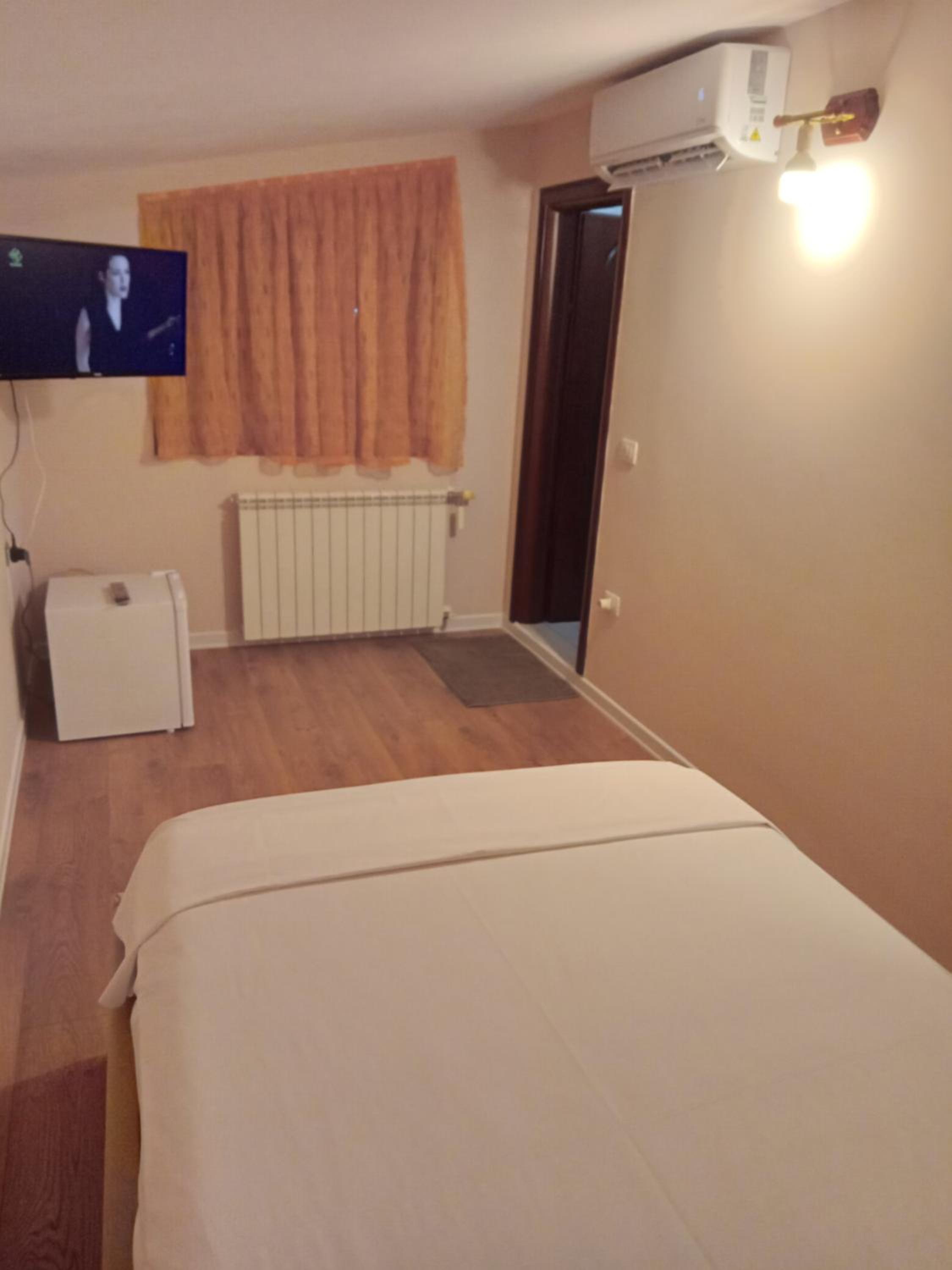 Single Room photo 3