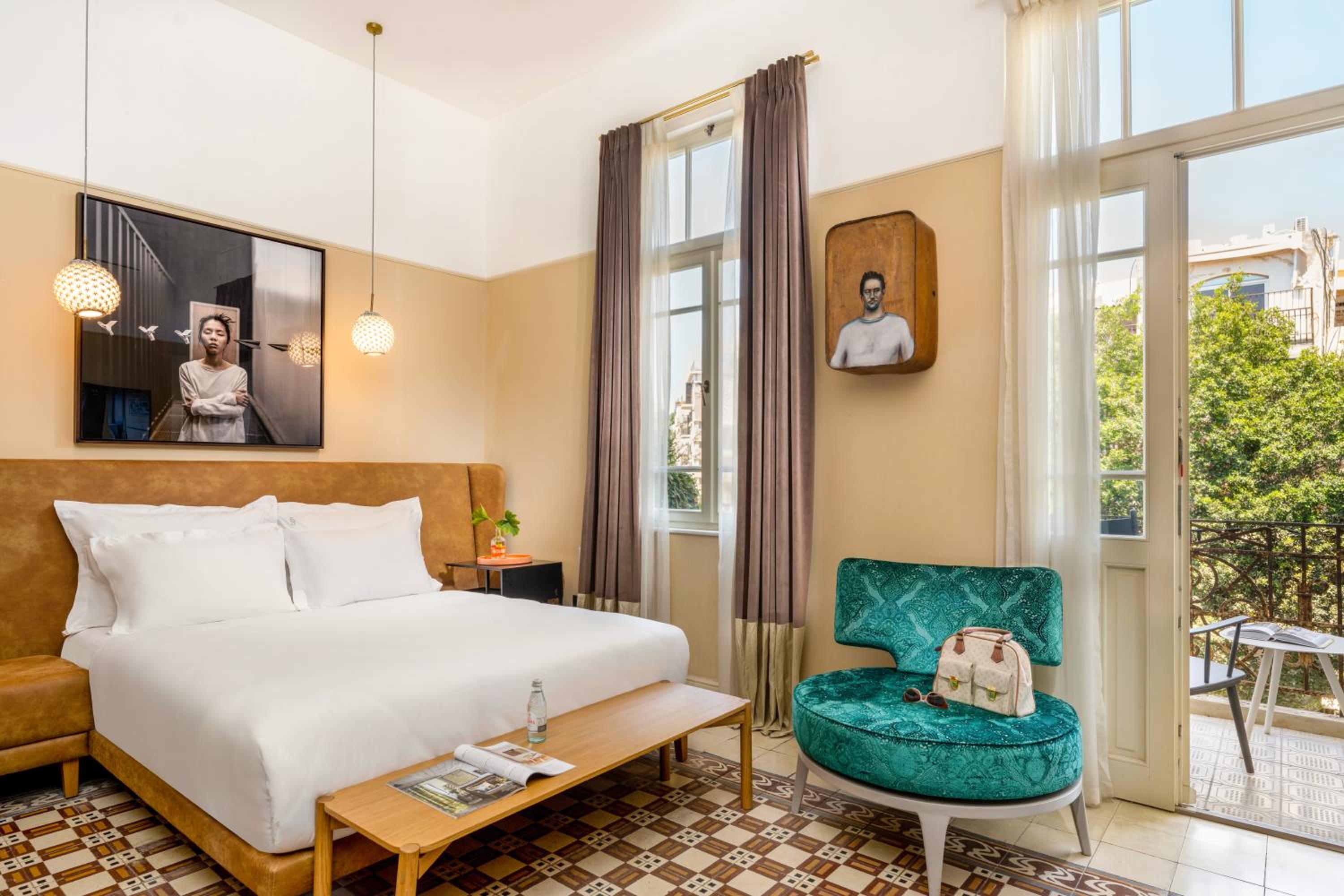 Classic King Room with Balcony photo 1