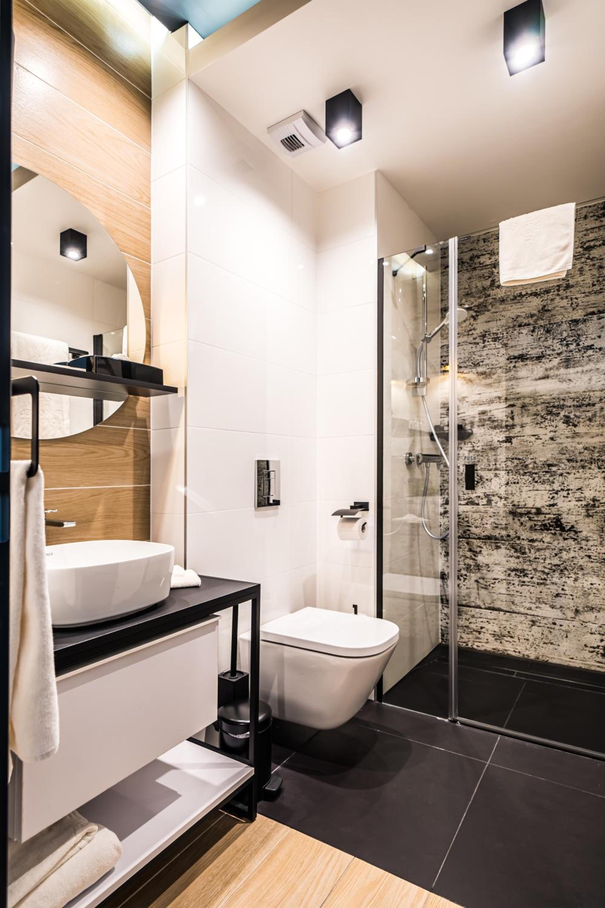  Superior Double or Twin Room - Photo 9