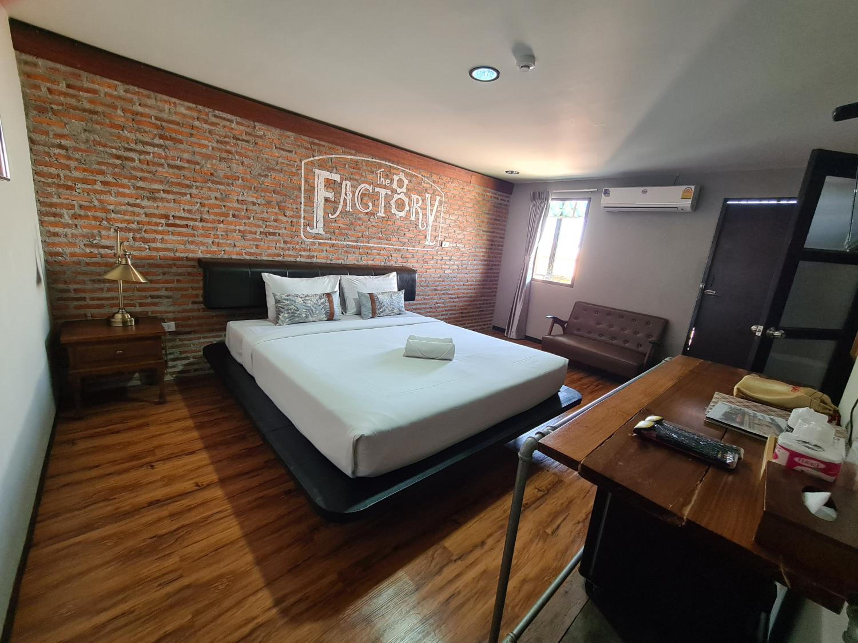 Deluxe Double Room with Private Bathroom