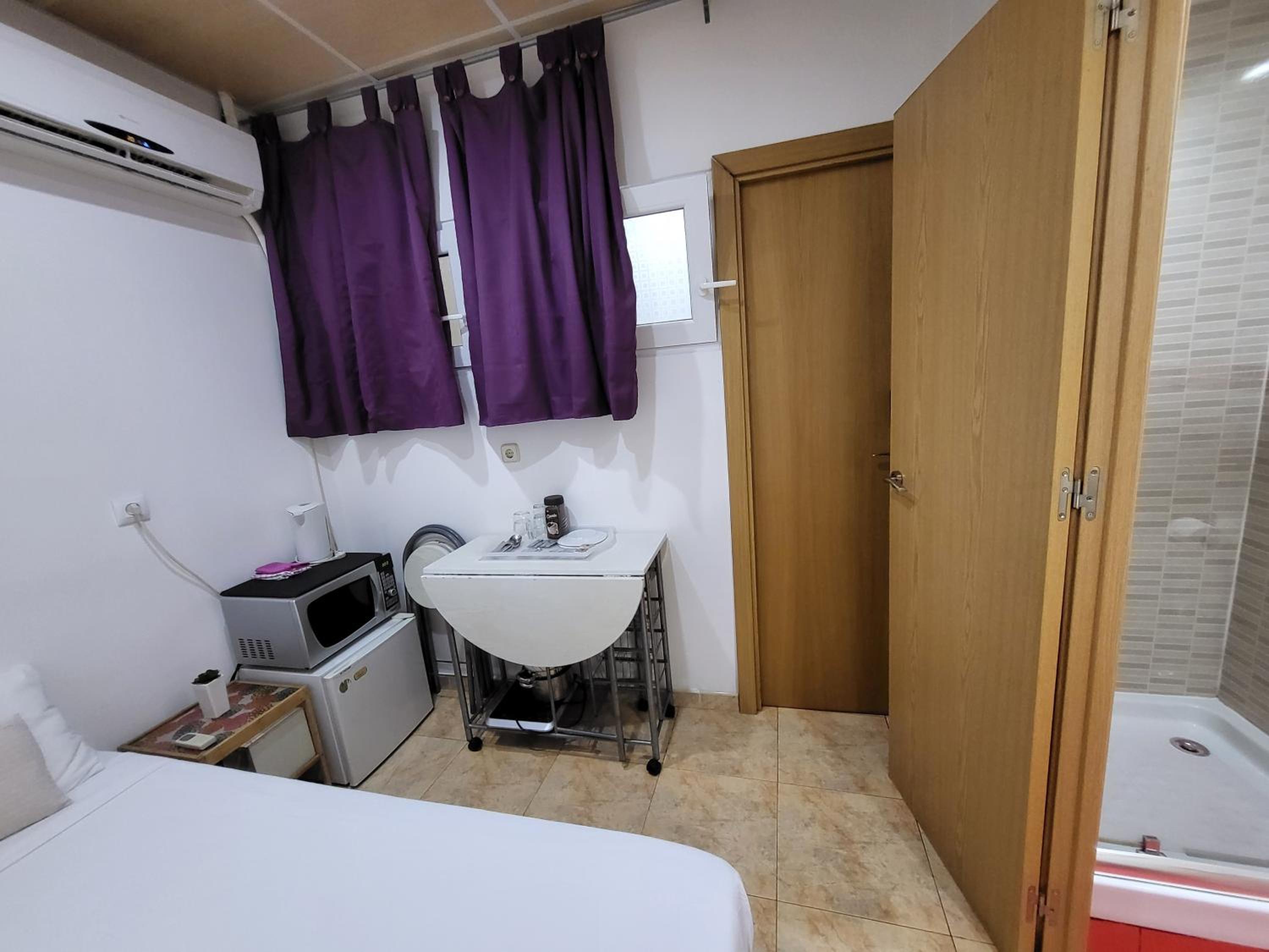Small Budget Double Room with private bathroom photo 3