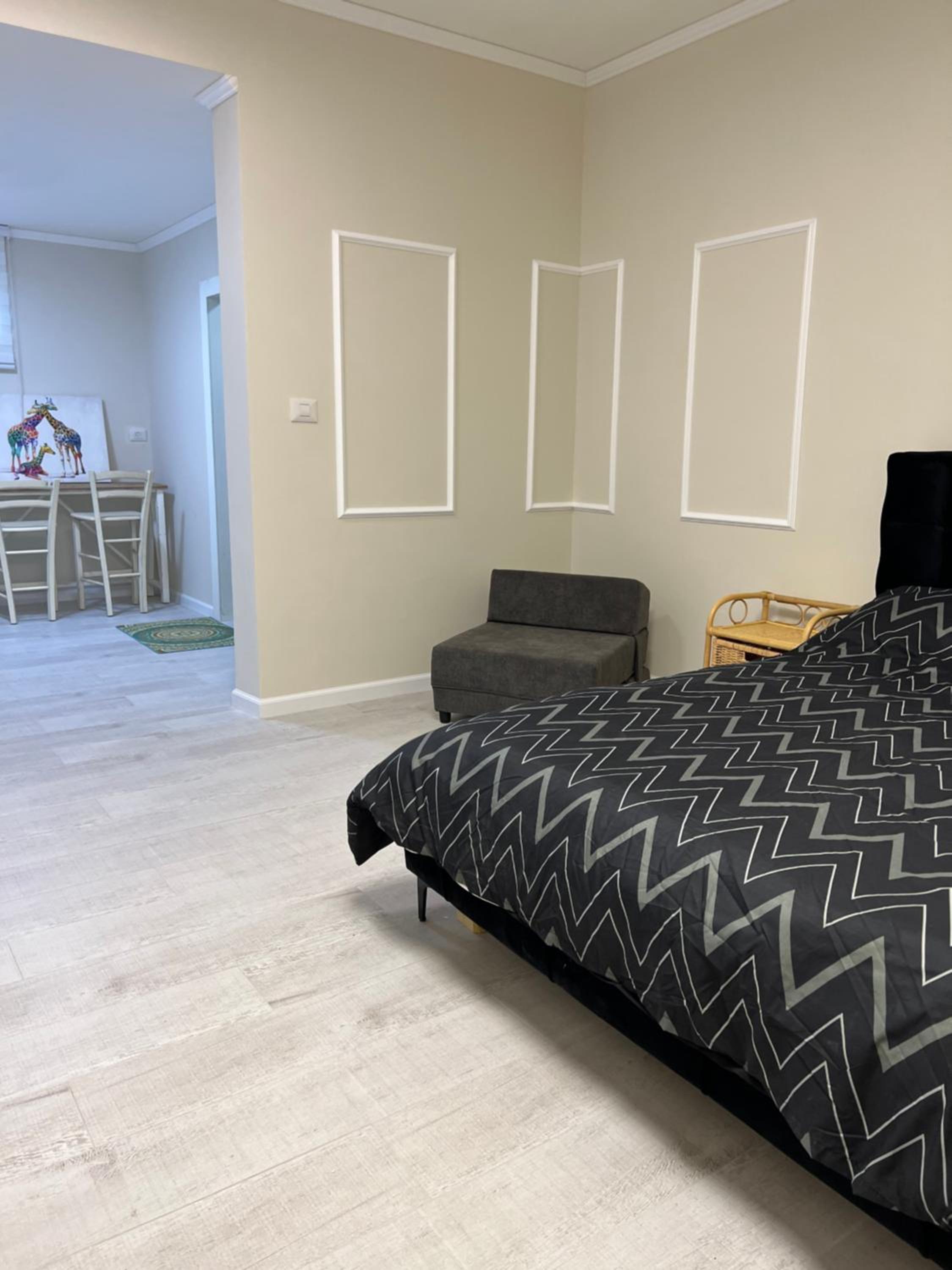 One-Bedroom Apartment - Photo 1